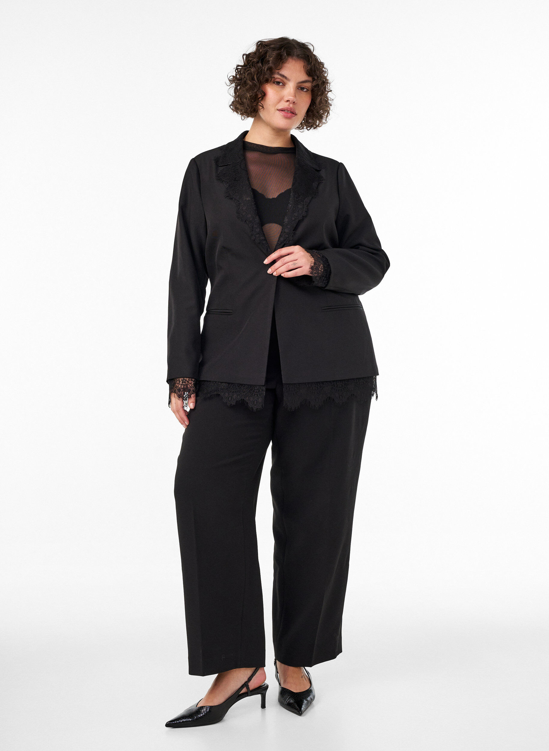 ZizziBlazer mit Spitzenbesatz, Schwarz, Model image number 1