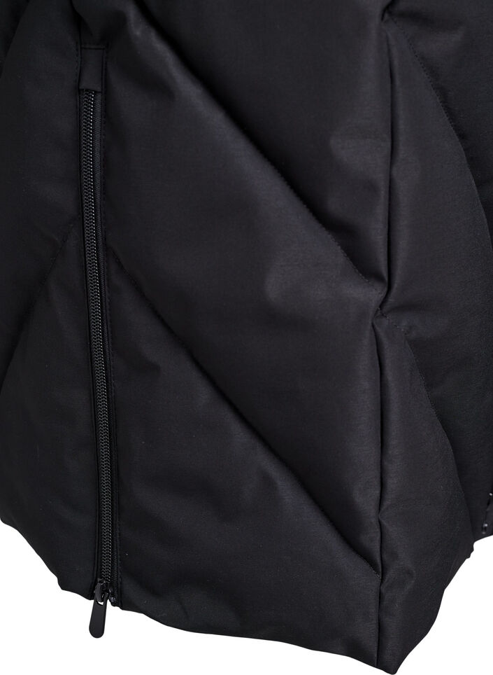 Langer Wintermantel mit Hakenverschlüssen und Kunstfellkragen, Schwarz, Packshot image number 4