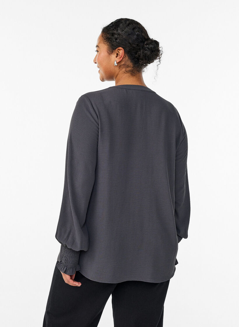 Bluse mit Smockb&uuml;ndchen und V-Ausschnitt, Grau, Model image number 2