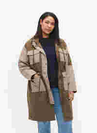 Kontrastfarbene Jacke mit Taschen, Dark Olive Comb., Model
