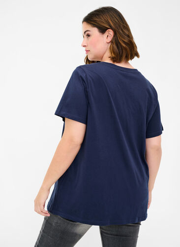 T-Shirt aus Bio-Baumwolle mit Print, Navy Blazer, Model image number 1