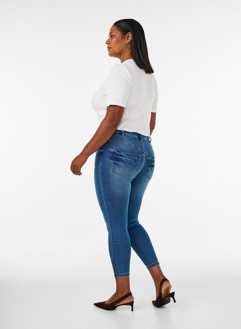 Kurze Amy Jeans mit Rei&szlig;verschlussdetail., Blau, Model image number 2