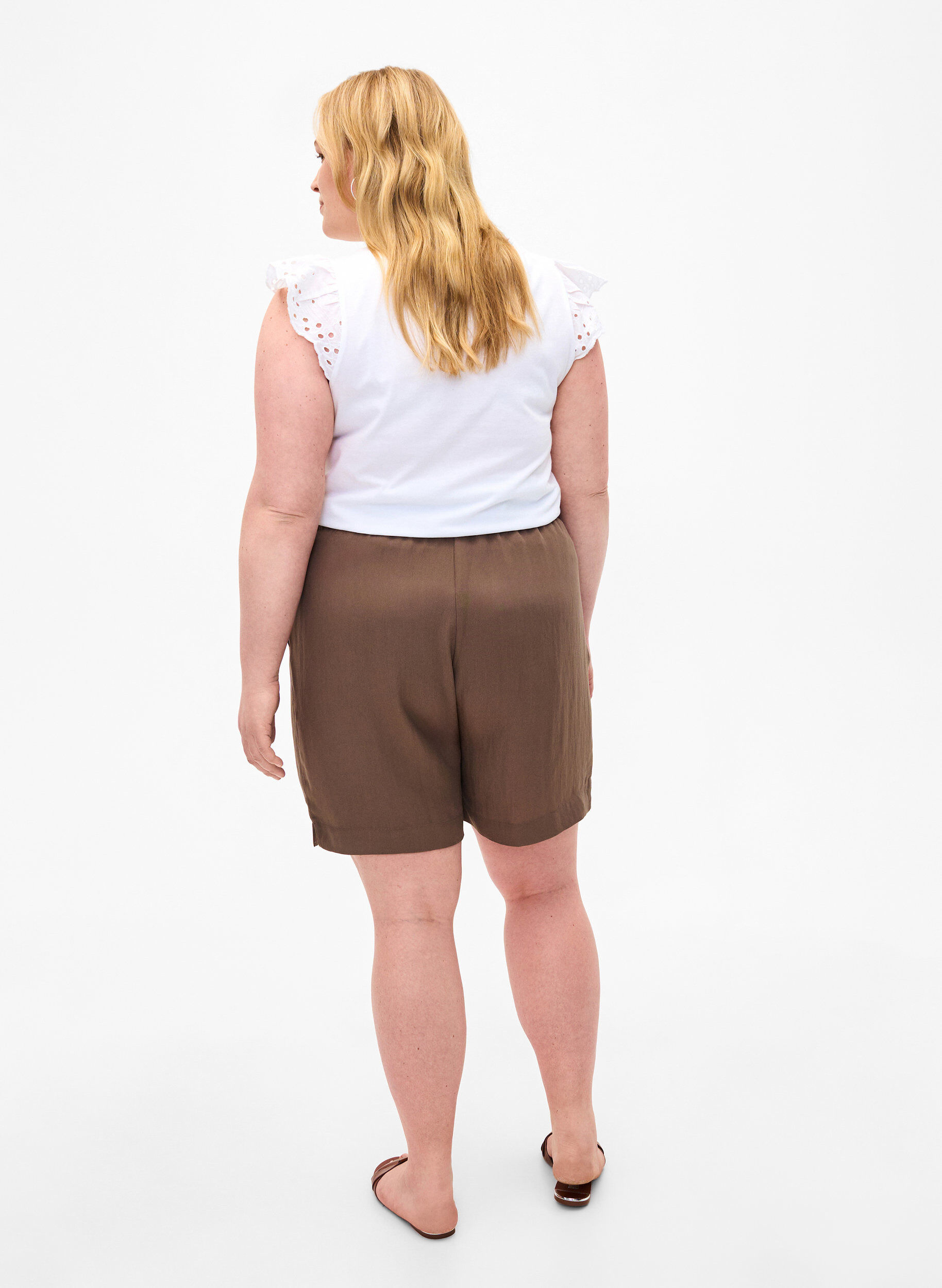 Zizzi Lockere kurze Hose aus Viskose, Chocolate Chip, Model image number 1