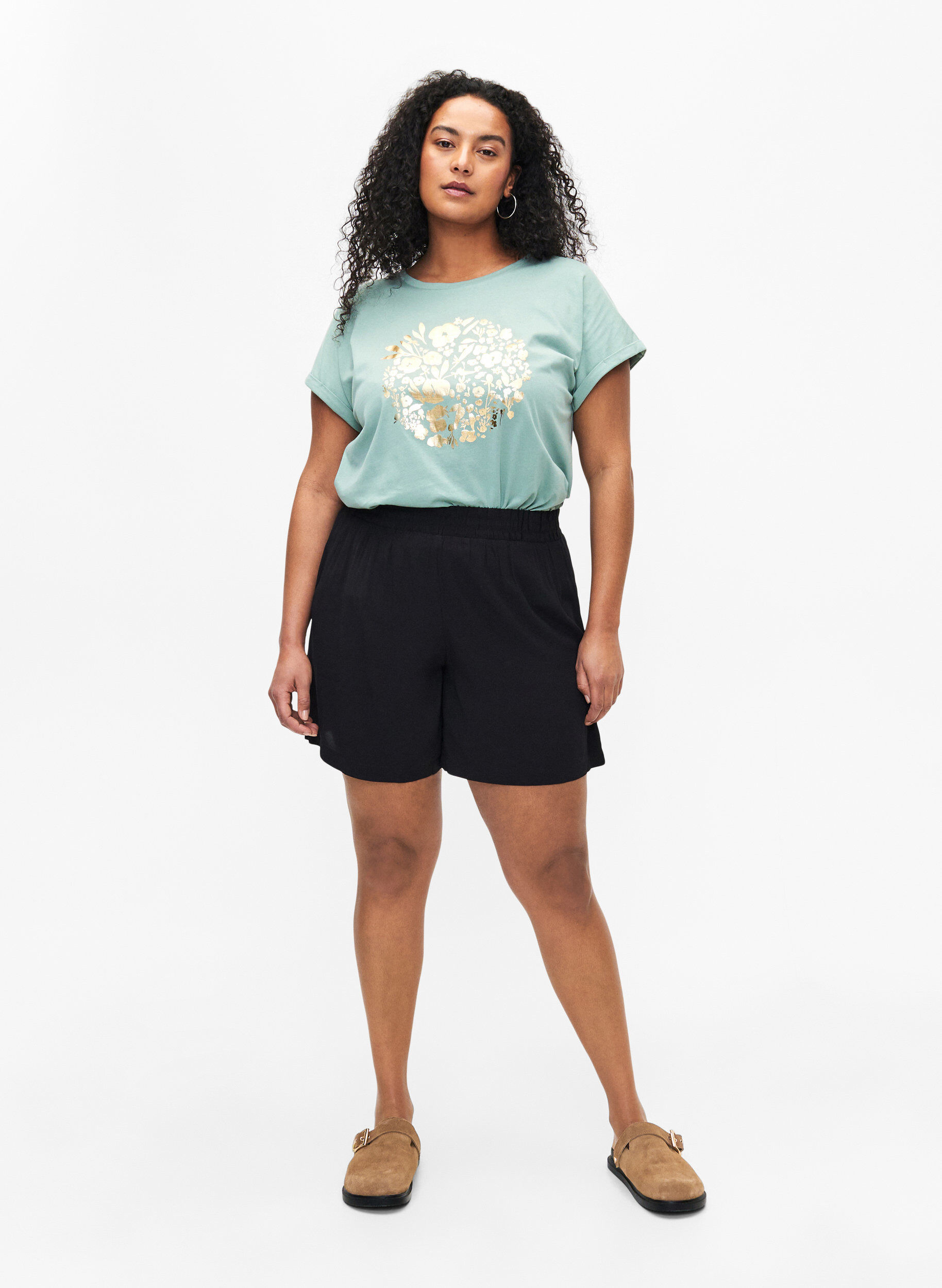 Zizzi T-Shirt aus Bio-Baumwolle mit Golddruck, Ch.Green Gold Flower, Model image number 2