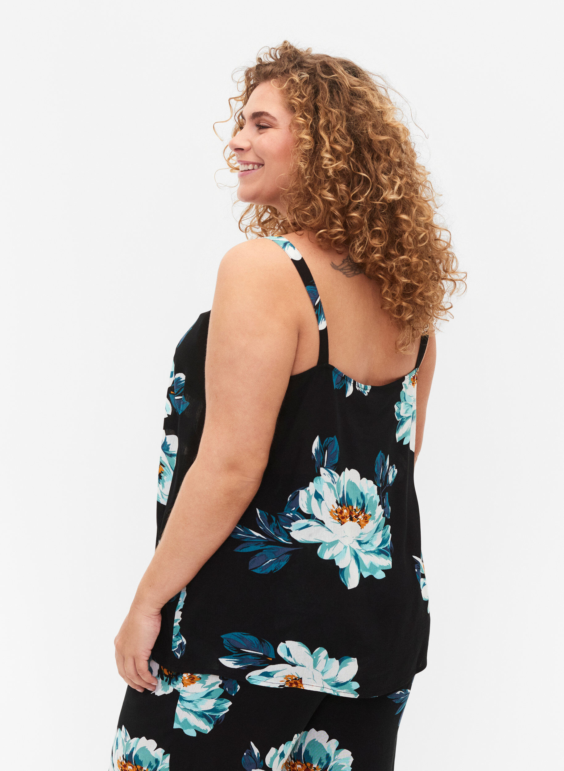 Zizzi &Auml;rmelloses Top aus Viskose, Black Big Flower, Model image number 1