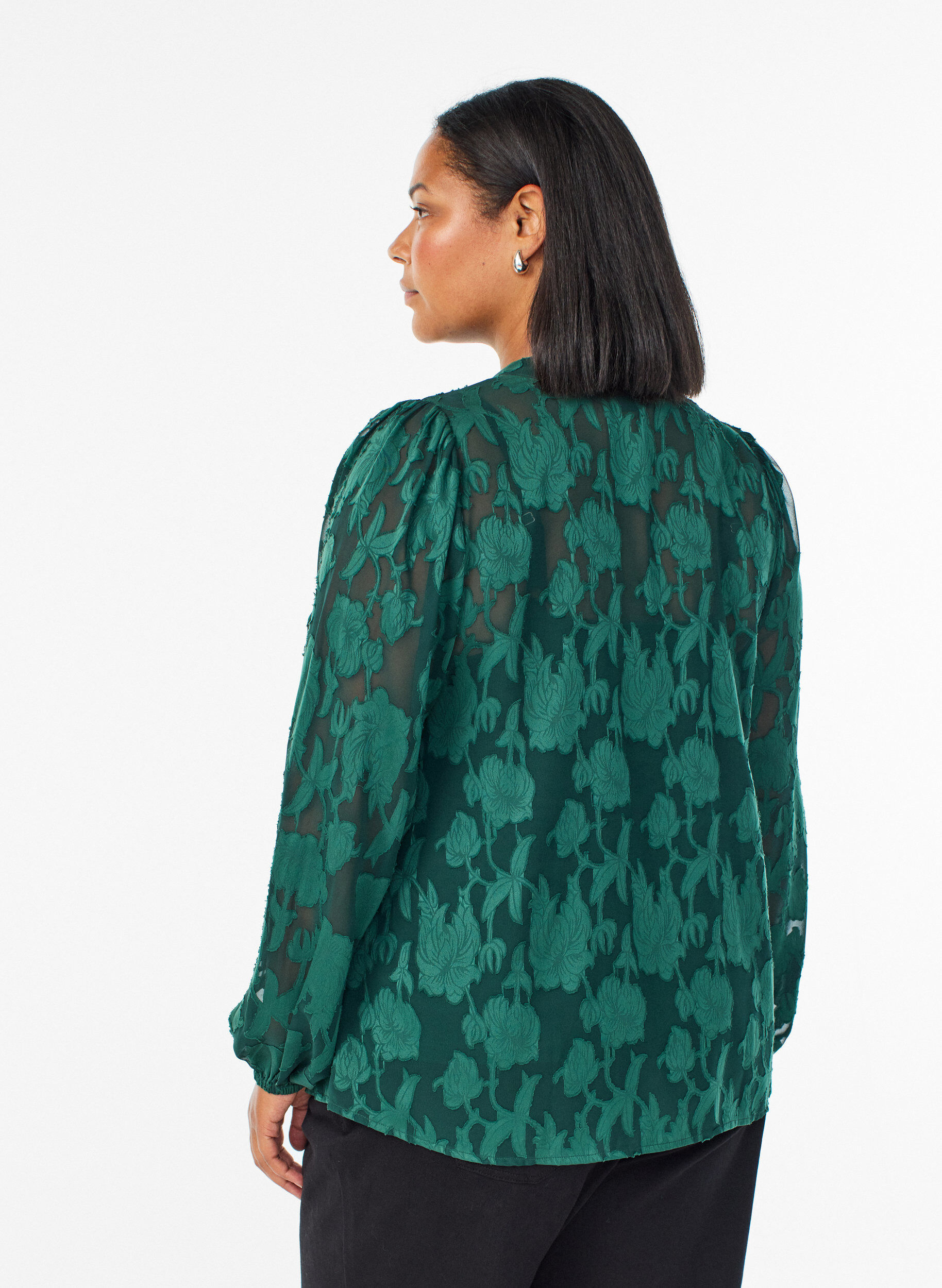 Zizzi Bluse mit Kn&ouml;pfen und Blumenmuster, Gr&uuml;n, Model image number 2
