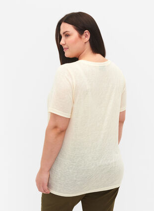 T-Shirt mit Nieten und Rundhalsausschnitt, Buttercream, Model image number 1
