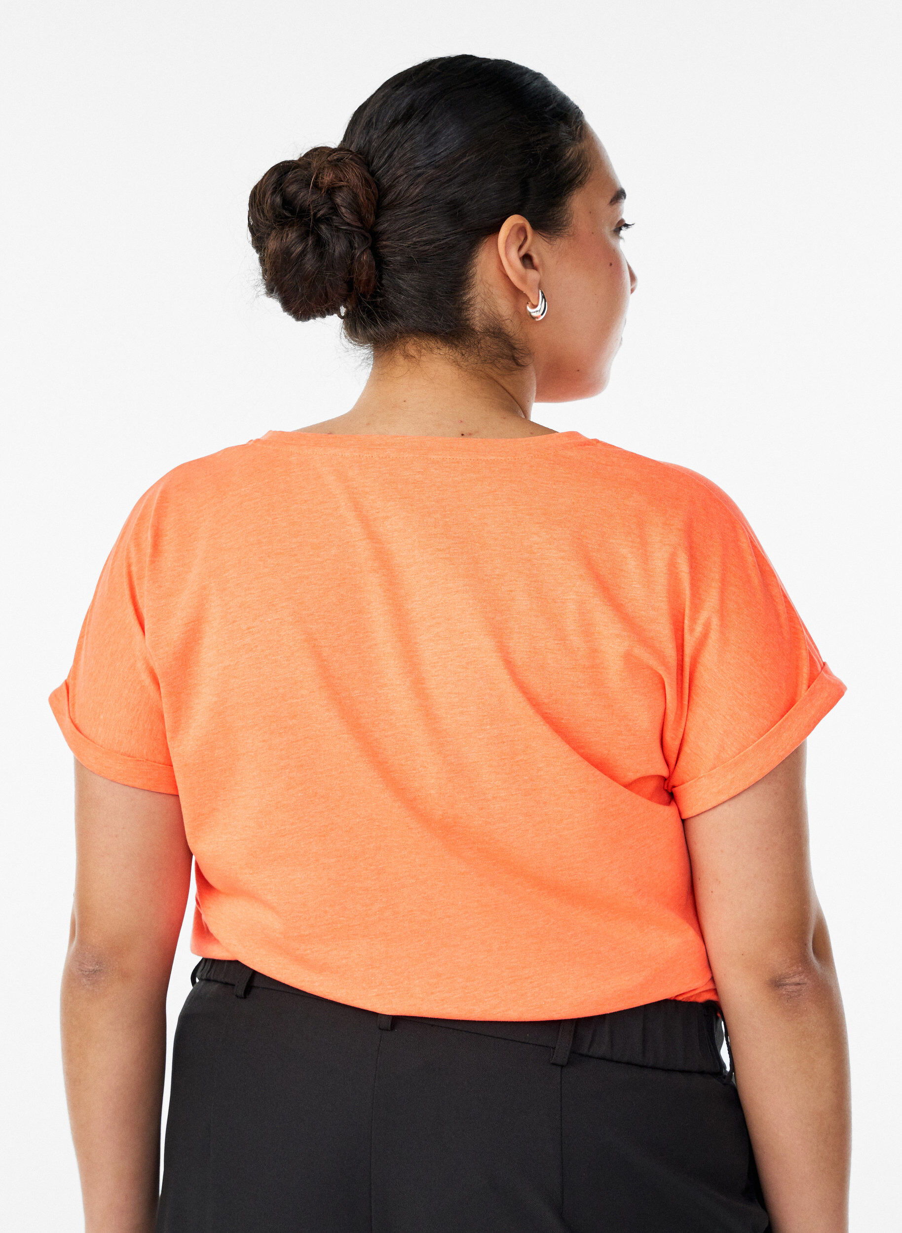 Zizzi Neonfarbenes T-Shirt aus Baumwolle, Orange, Model image number 2