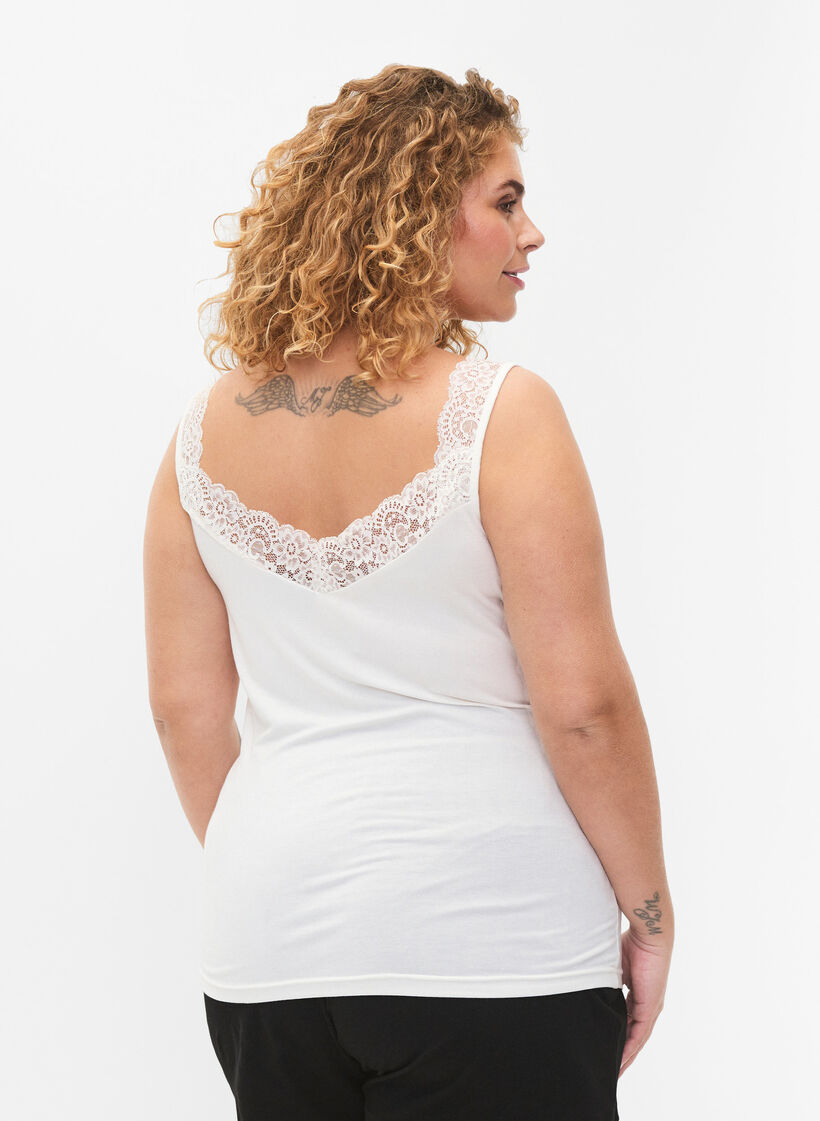 Viskose-Top mit Spitzenrand, Vanille, Model image number 2
