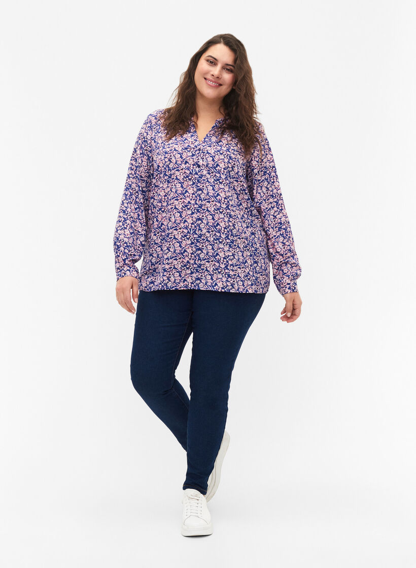 FLASH - Lang&auml;rmelige Bluse mit Print, Strong Blue Flower, Model image number 2