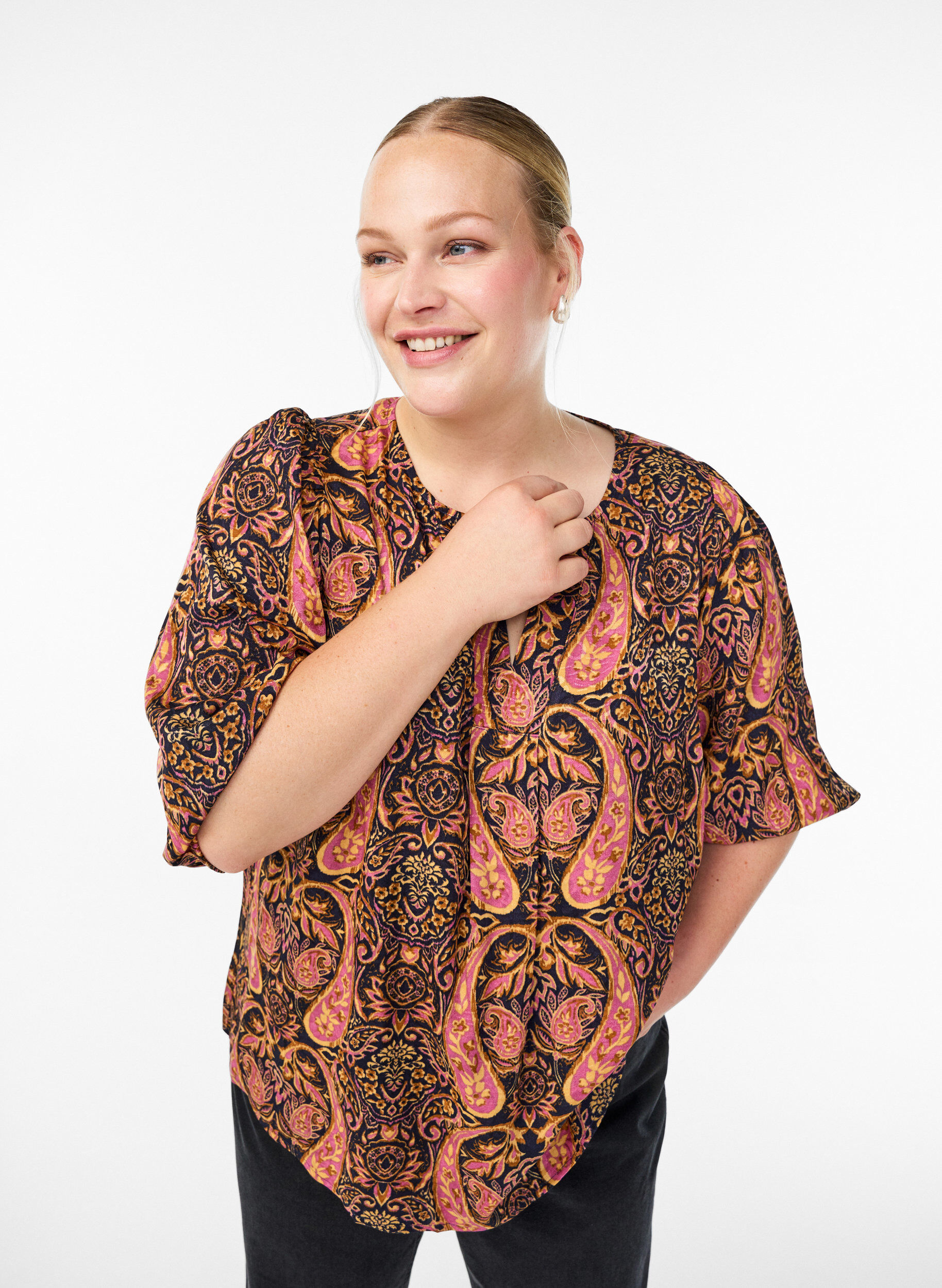 Zizzi Bluse aus Viskose mit Paisleymuster und 3/4-&Auml;rmeln, Blau, Model image number 3