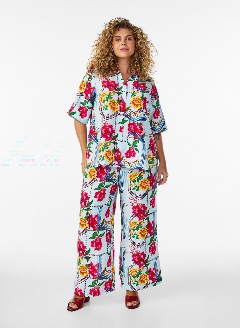 Hemdbluse mit 1/2 &Auml;rmeln und farbenfrohem Print, Blau, Model