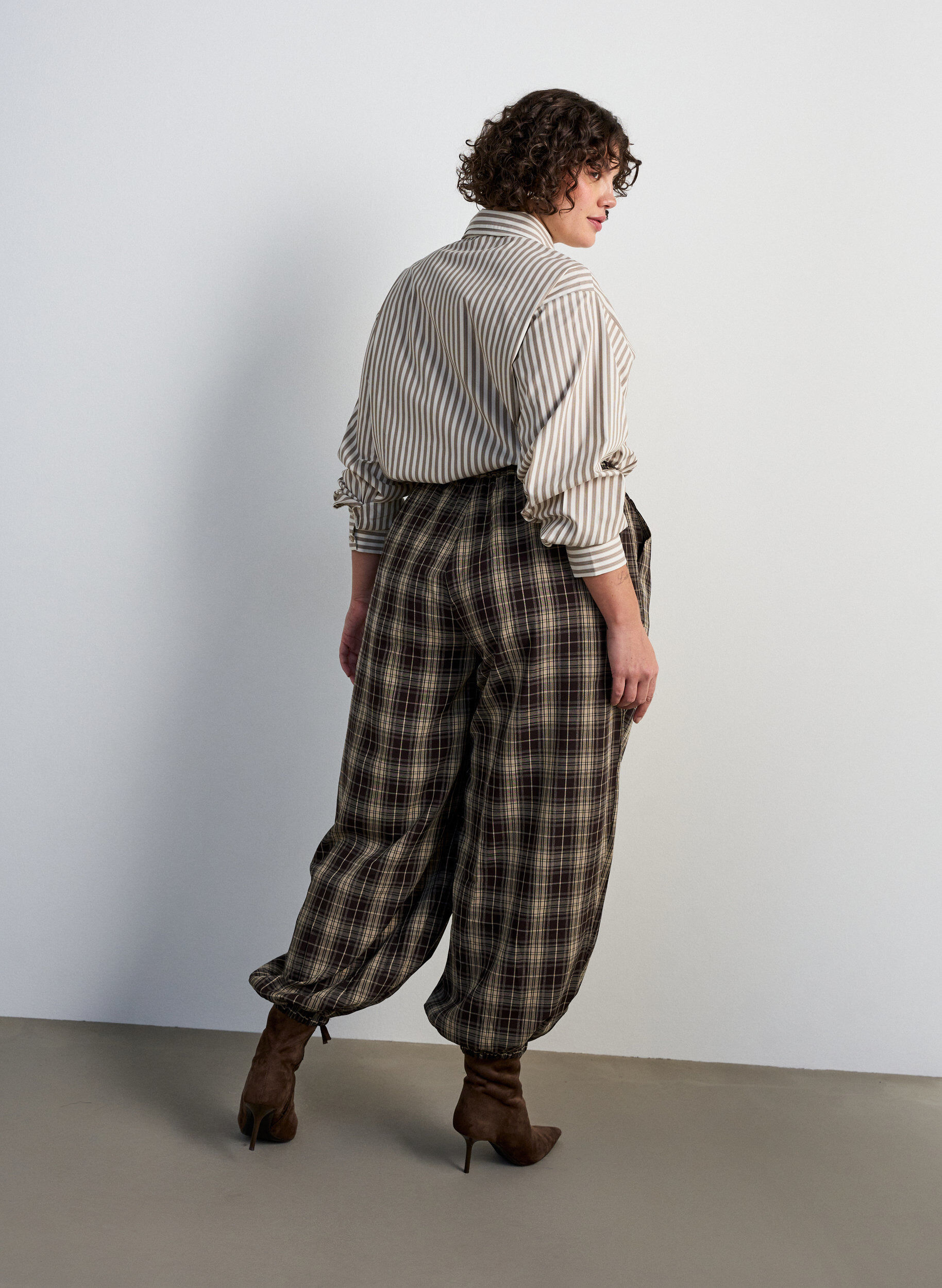 ZizziKarierte Ballonhose mit hoher Taille, Gr&uuml;n, Model image number 1