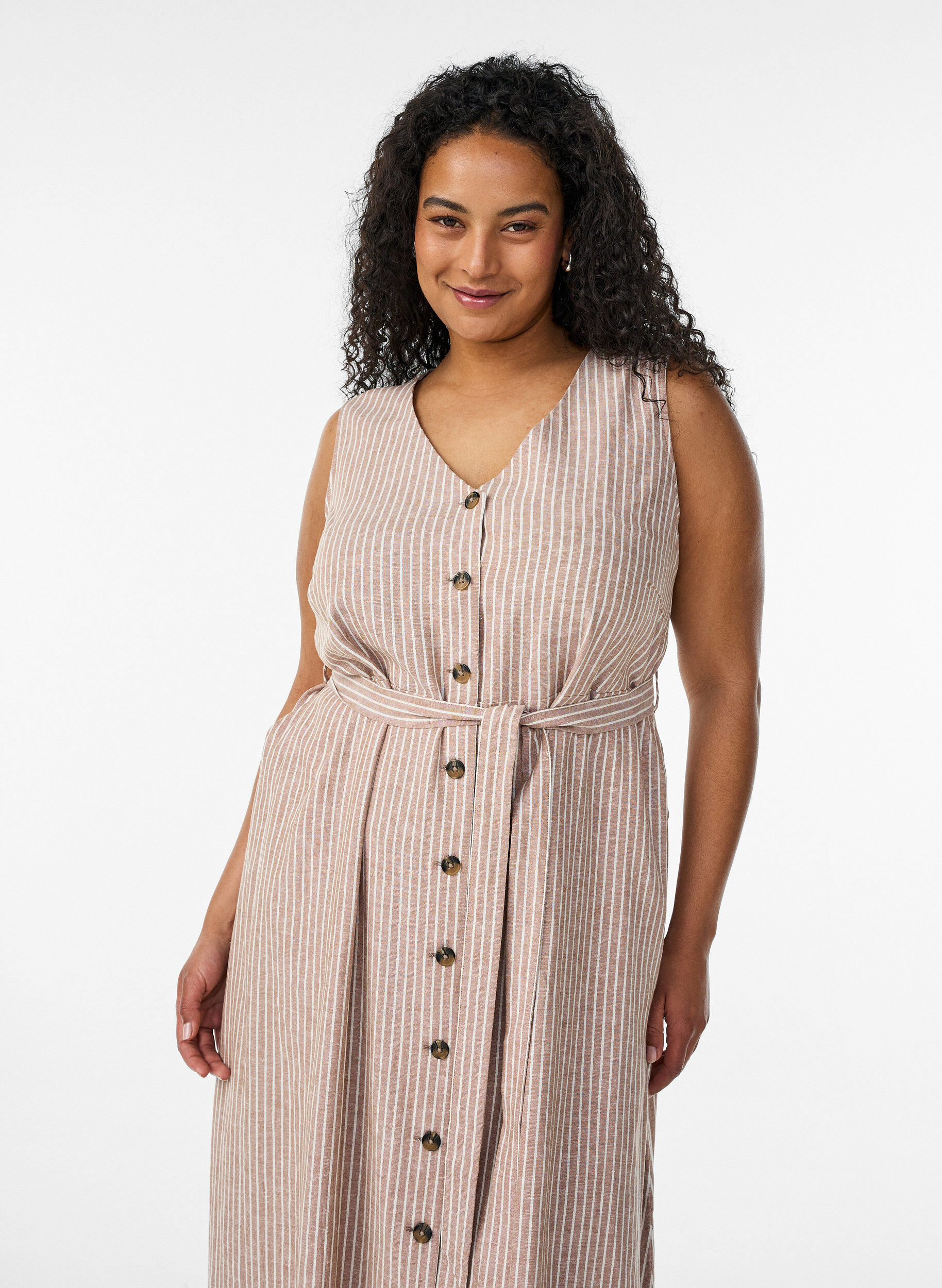 Zizzi&Auml;rmelloses gestreiftes Midikleid aus Leinen und Viskose, Beige, Model image number 2