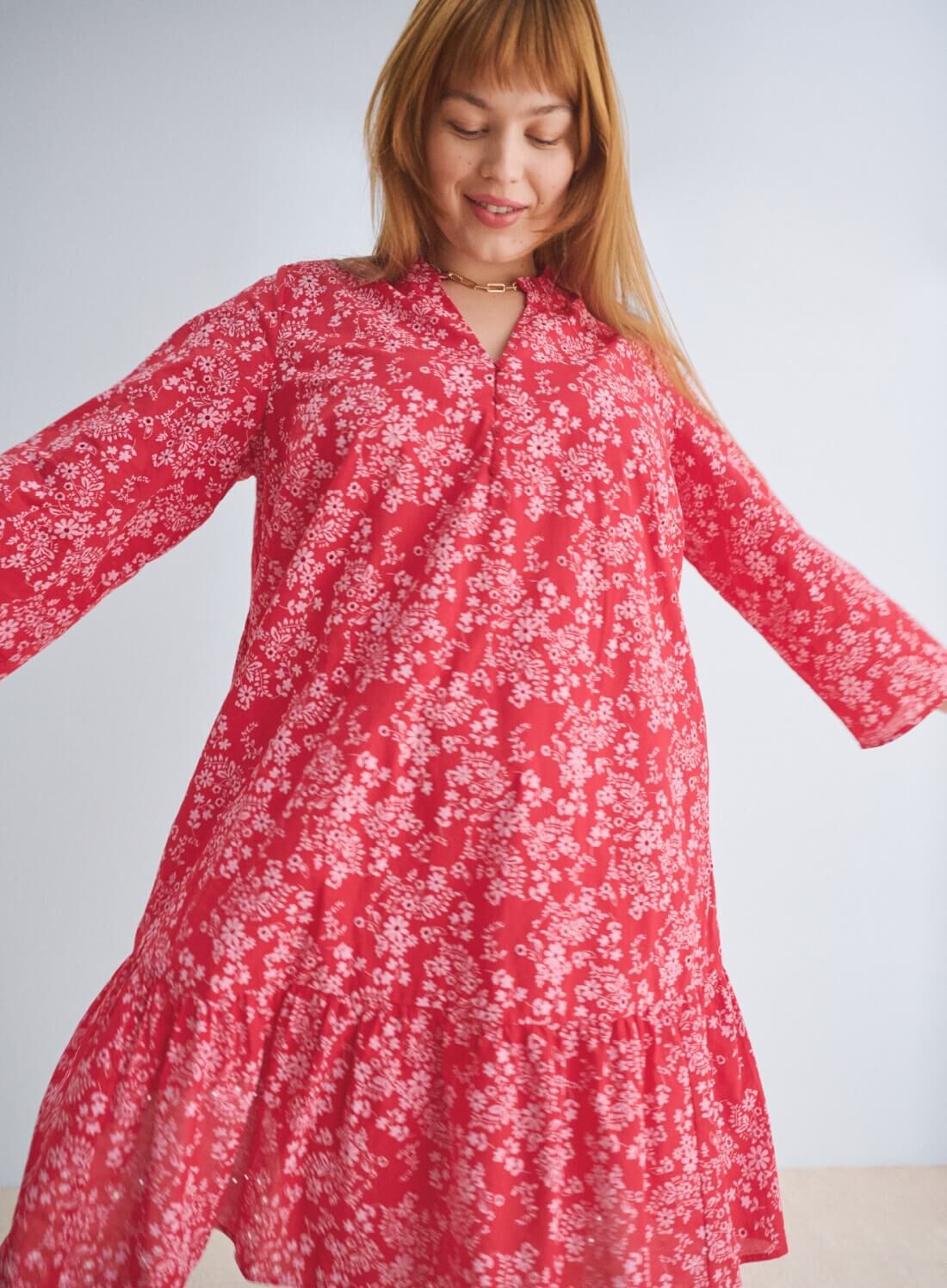 Zizzi Kleid in Rot mit Blumen, , Model