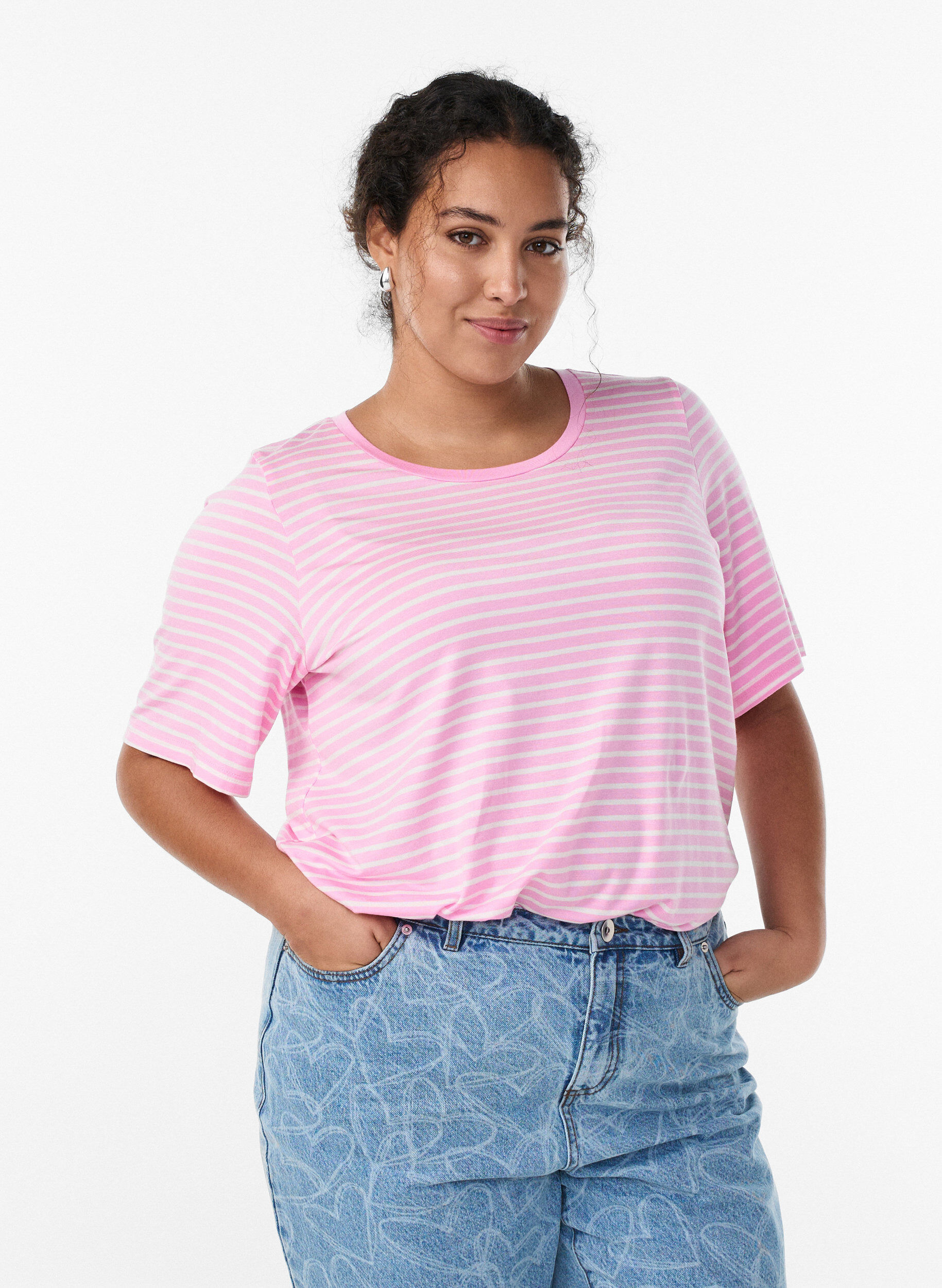 T-Shirt mit TENCEL&trade; Lyocell und Streifen, Pink, Model