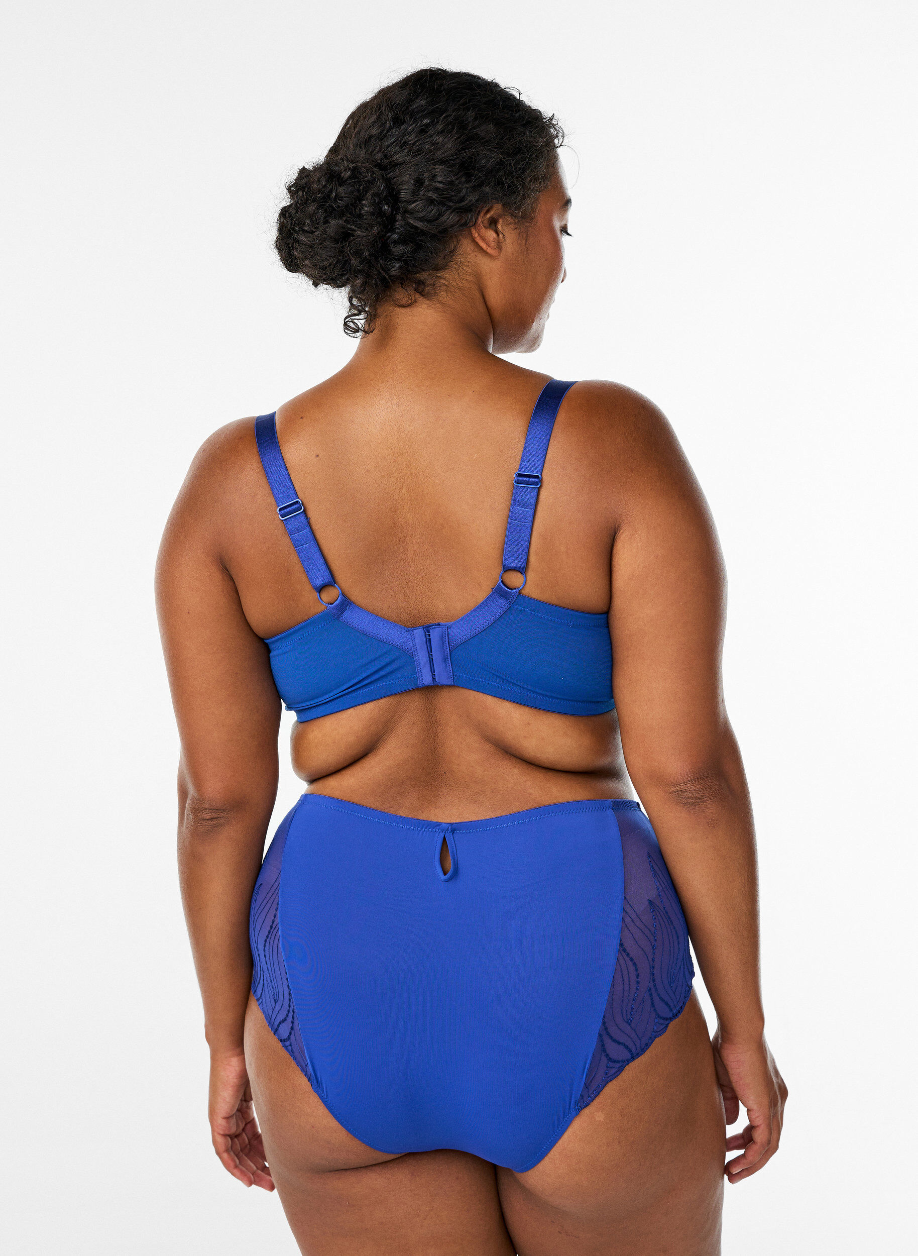 Zizzi BH mit gepolsterten Cups und besticktem Mesh, Blau, Model image number 2