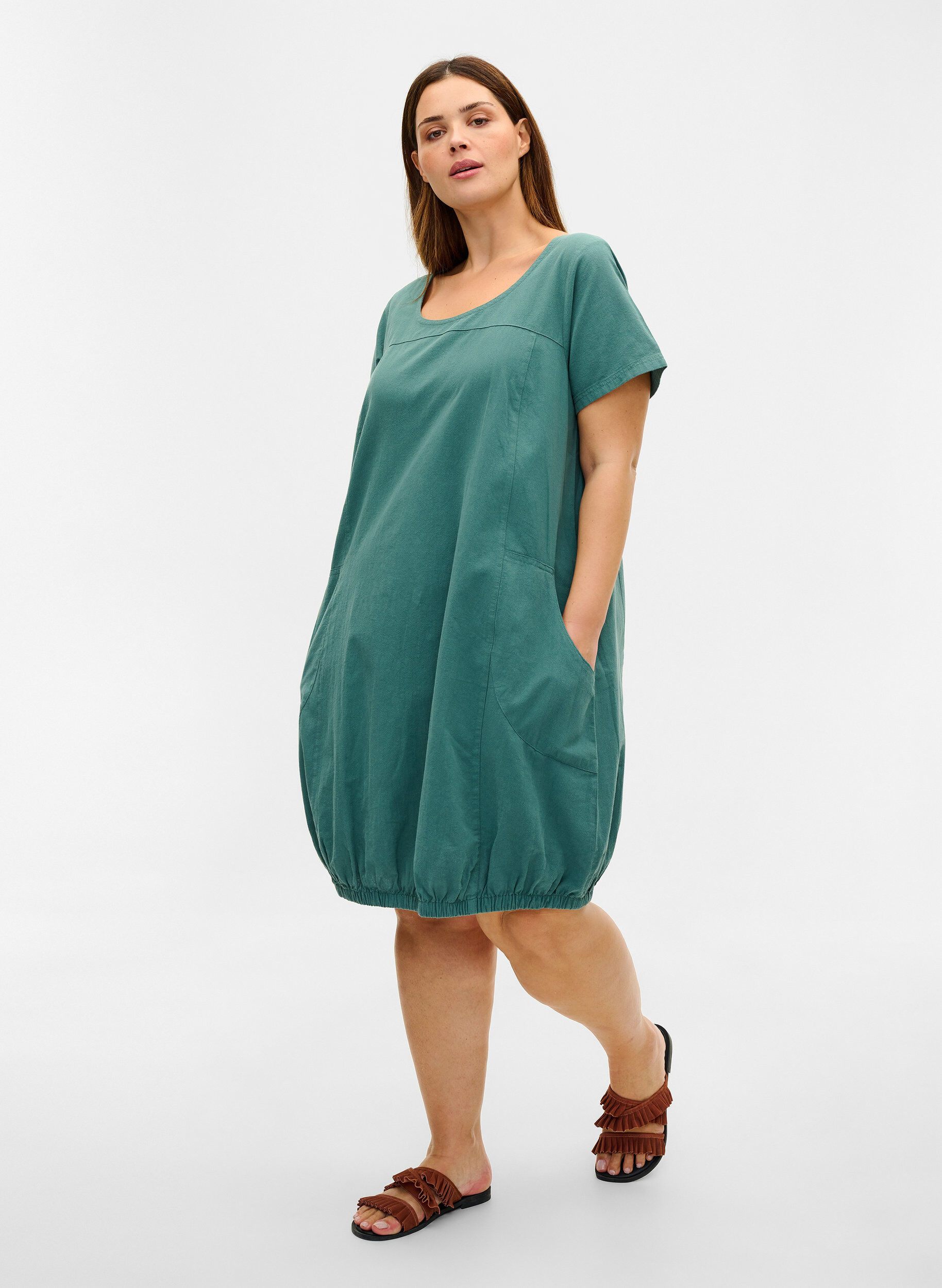 Zizzi Baumwollkleid mit kurzen &Auml;rmeln, Gr&uuml;n, Model image number 1