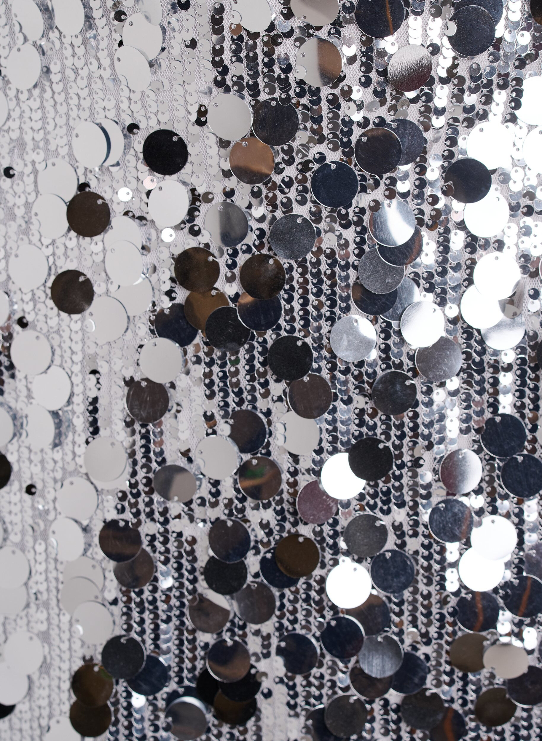 Zizzi Kurzer Paillettenrock mit Gummizugbund, Silber, Packshot image number 2