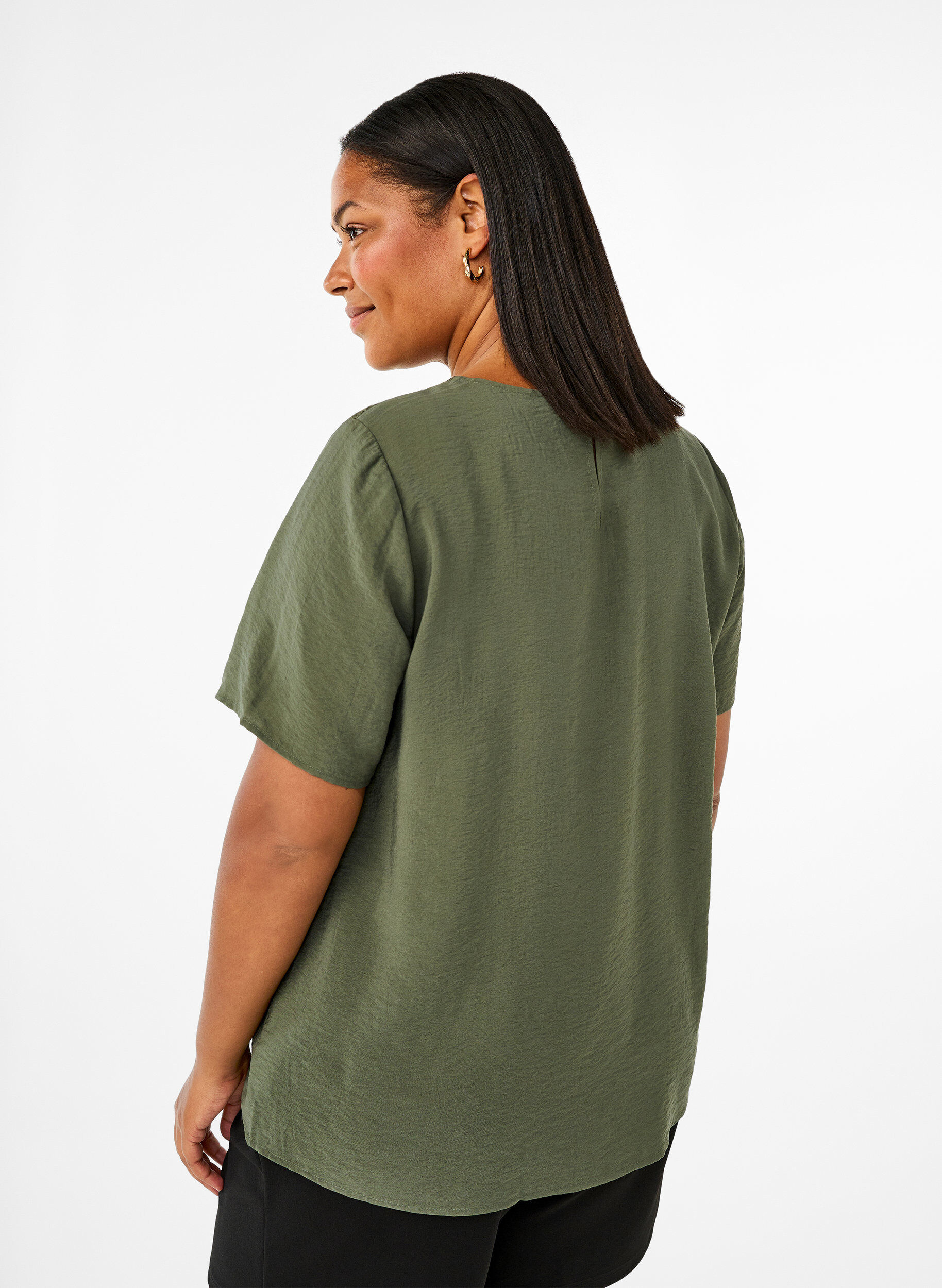 Zizzi Kurz&auml;rmelige Viskosebluse mit Spitzendetail, Thyme, Model image number 1