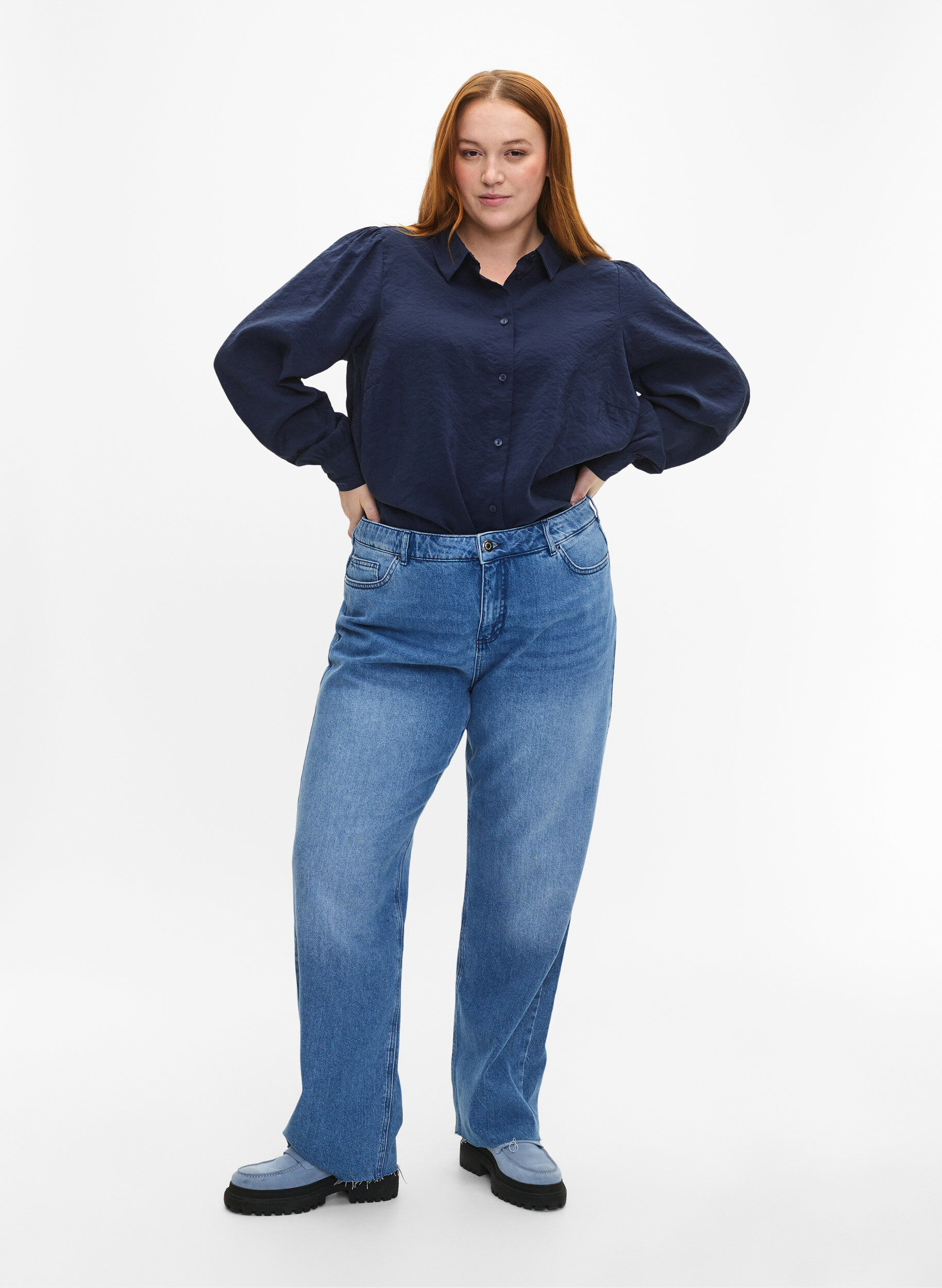 Zizzi Bluse aus TENCEL&trade; Modal, Navy Blazer, Model image number 2