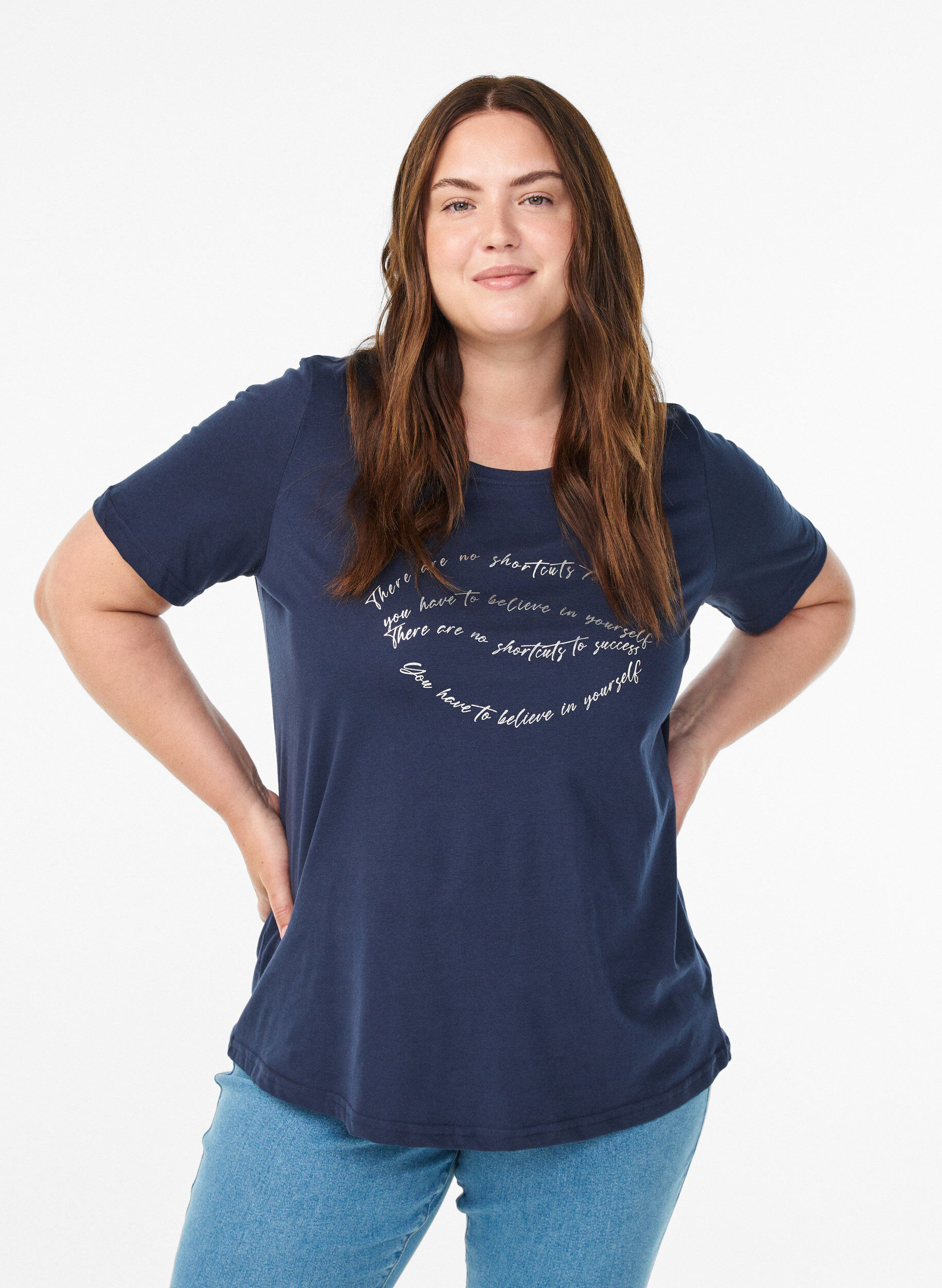 Zizzi T-Shirt mit Print, Blau, Model image number 0