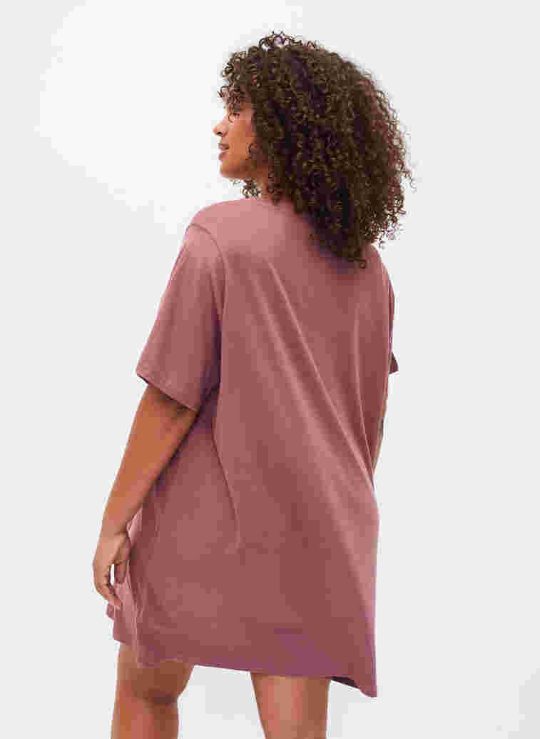 Oversized Nacht T-Shirt aus Bio-Baumwolle, Rose Brown W. Relax , Model image number 1