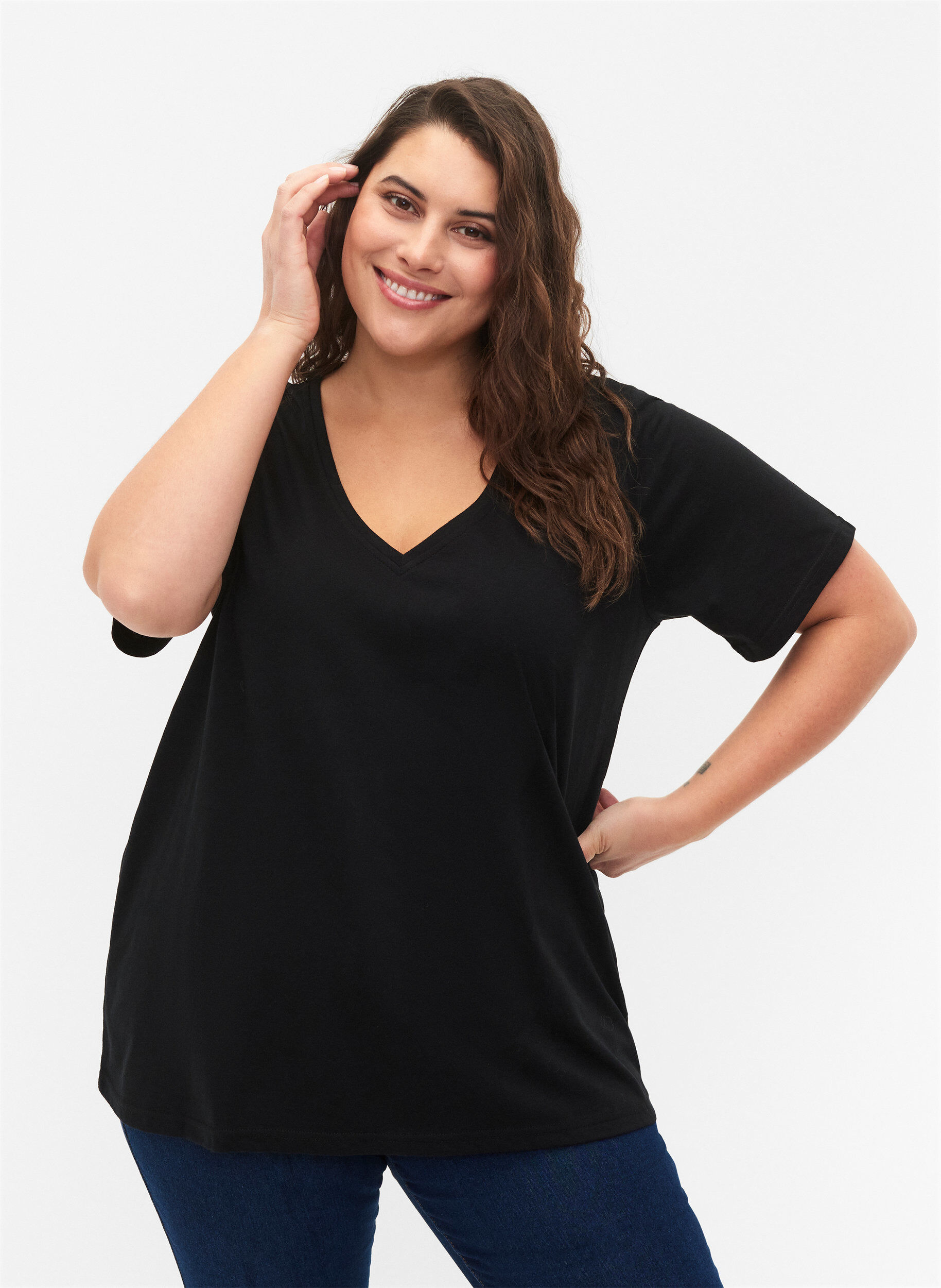 Zizzi FLASH - 2er-Pack T-Shirts mit V-Ausschnitt, Black/Black, Model image number 0