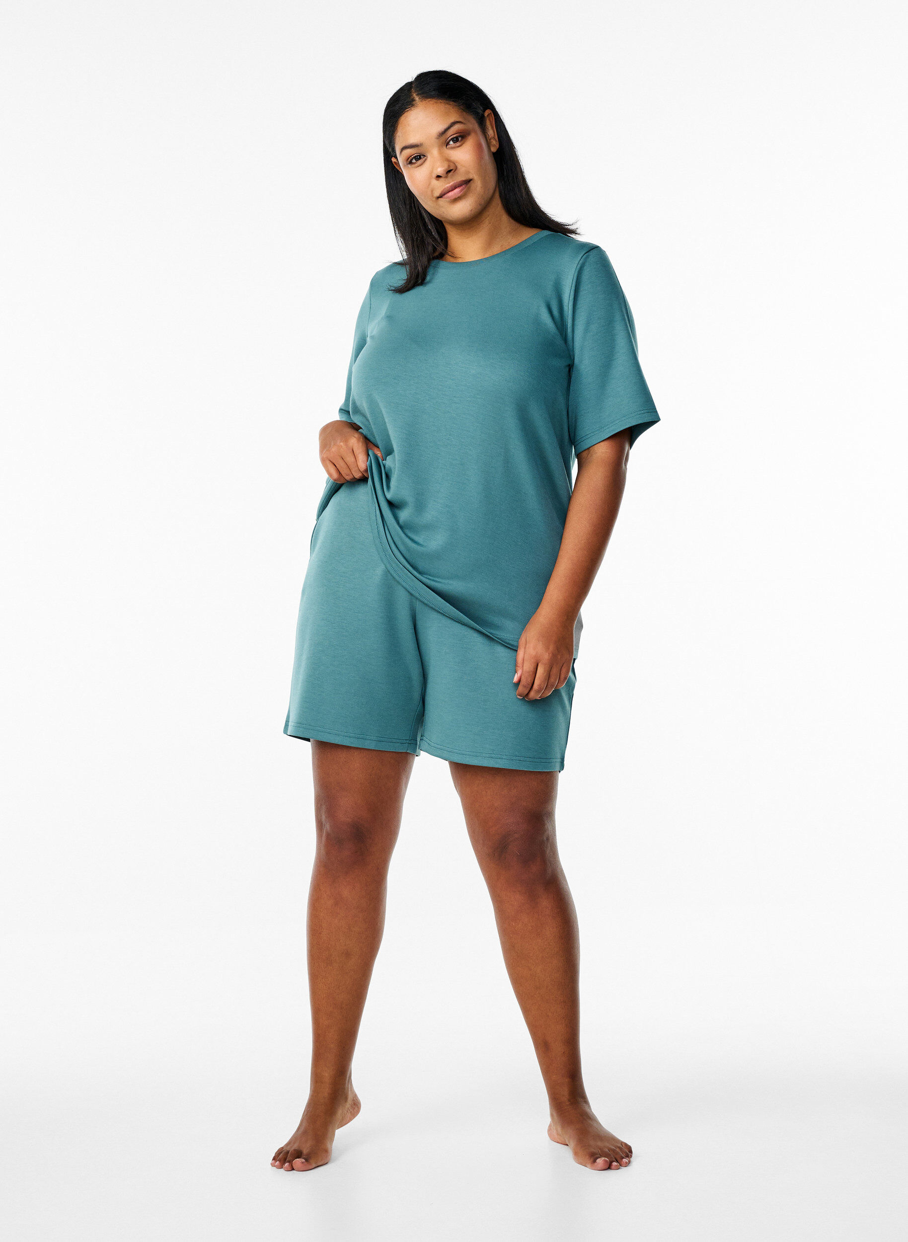 Zizzi Shorts aus Modalmischung mit Taschen, Gr&uuml;n, Model image number 1