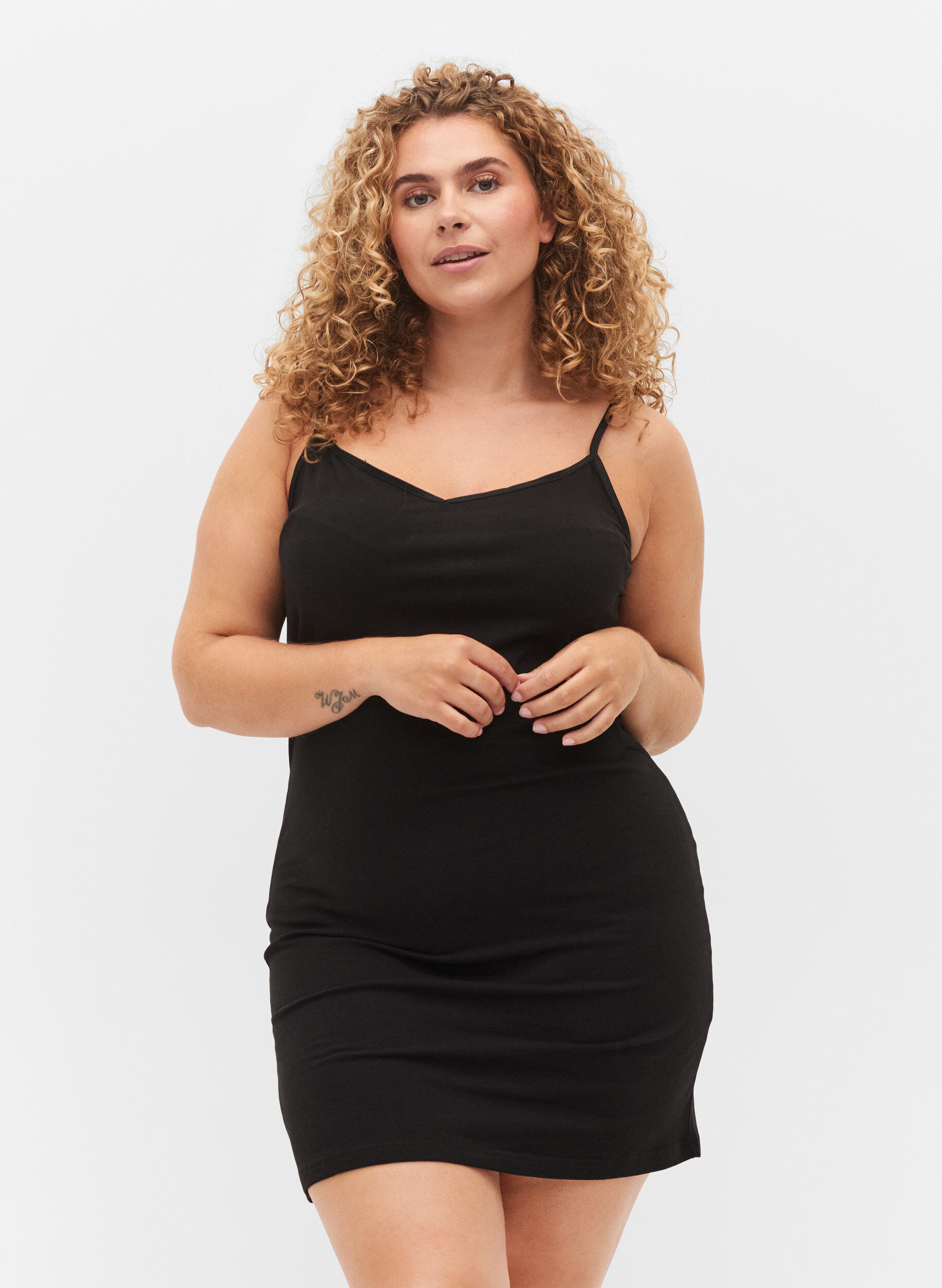 Langes basic Top aus Baumwolle, Schwarz, Model