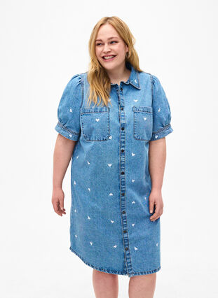 Jeanskleid mit aufgestickten Herzen, Light blue denim, Model image number 0