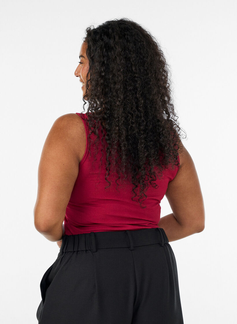 Einfarbiges Basic Top aus Baumwolle, Rot, Model image number 2