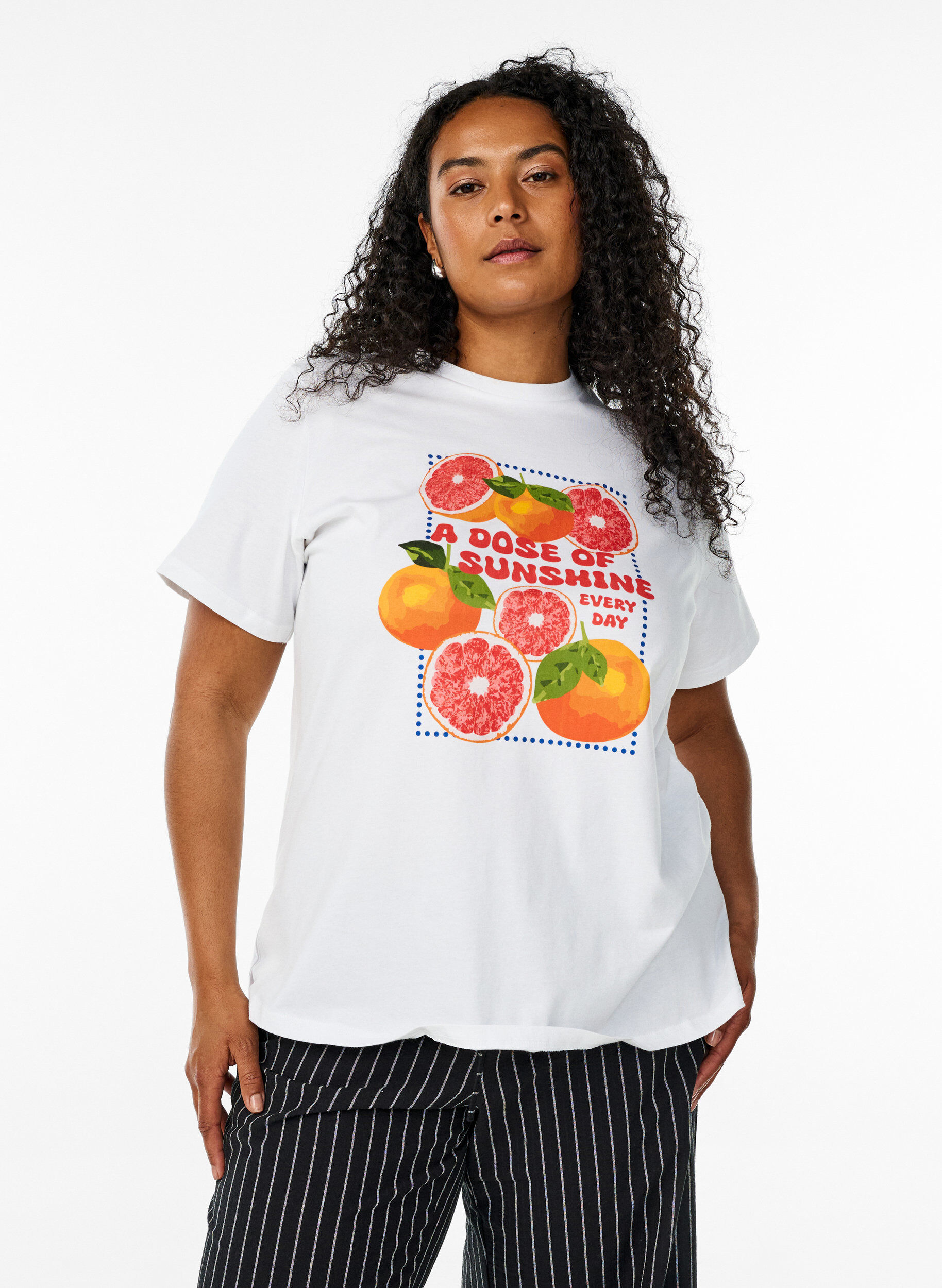 Zizzi T-Shirt aus Biobaumwolle mit Zitrusmotiv, Wei&szlig;, Model image number 0