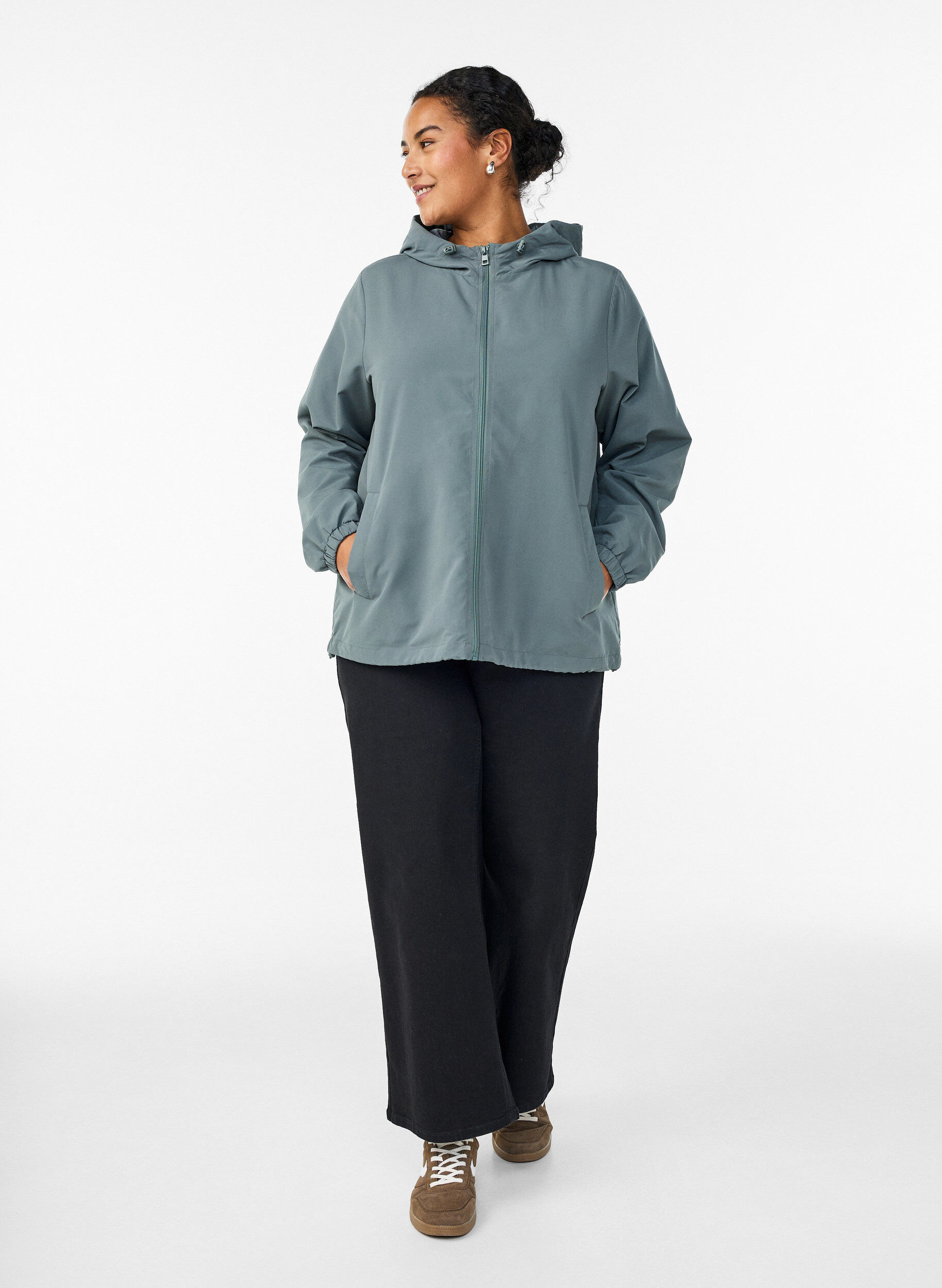 Zizzi Leichte Jacke mit Kapuze und Rei&szlig;verschluss, Gr&uuml;n, Model image number 1