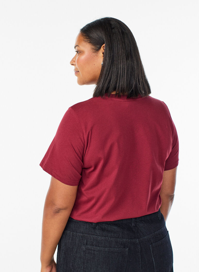 Basic-T-Shirt aus Baumwolle mit Rundhalsausschnitt, Dunkles Bordeaux, Model image number 2