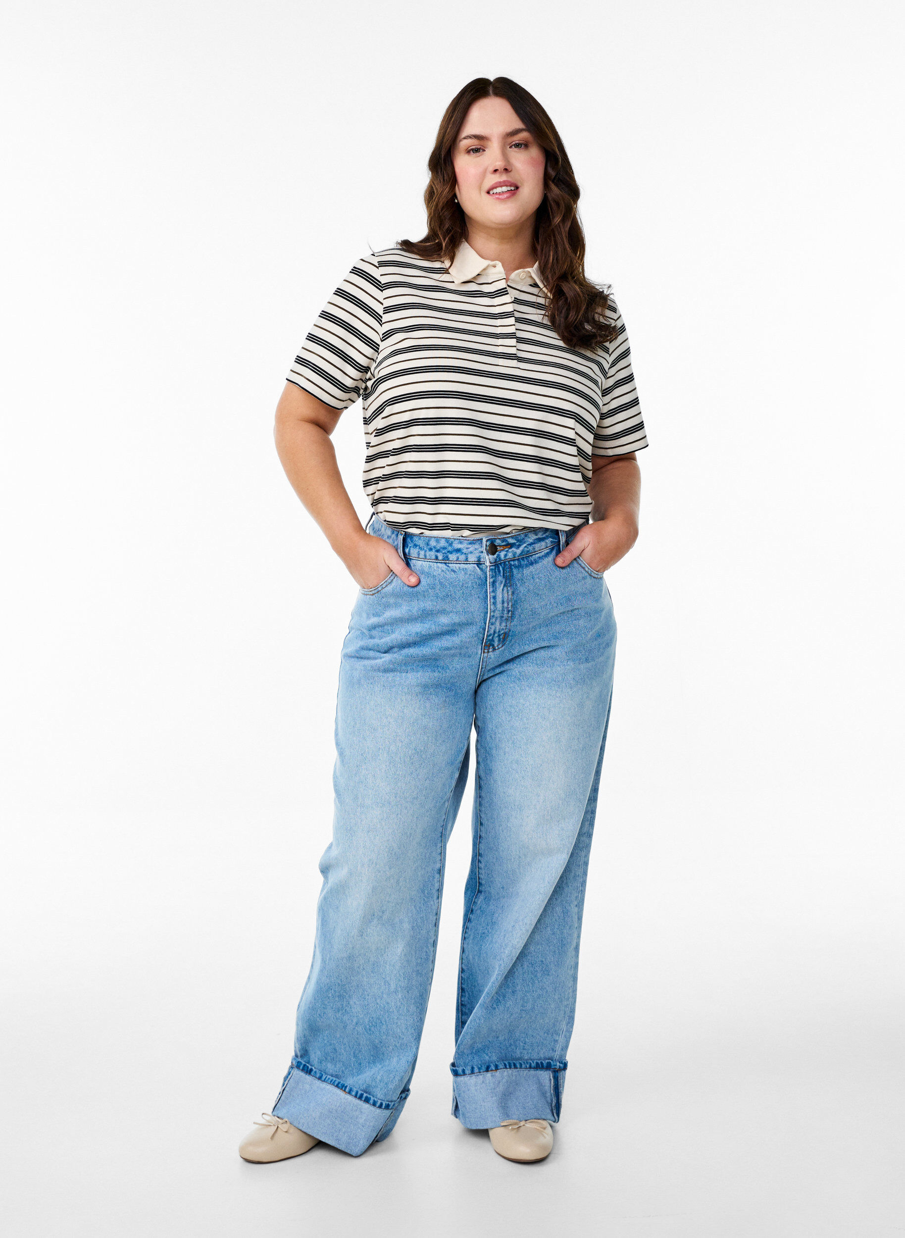 Zizzi Poloshirt mit Streifen und kurzen &Auml;rmeln, Wei&szlig;, Model image number 1