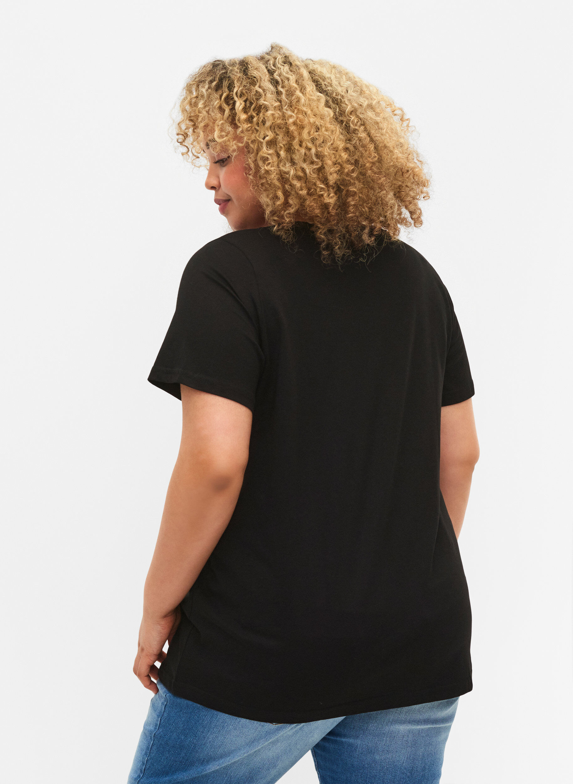 Zizzi 2er-Pack basic T-Shirts aus Baumwolle, Black/Bright W, Model image number 1