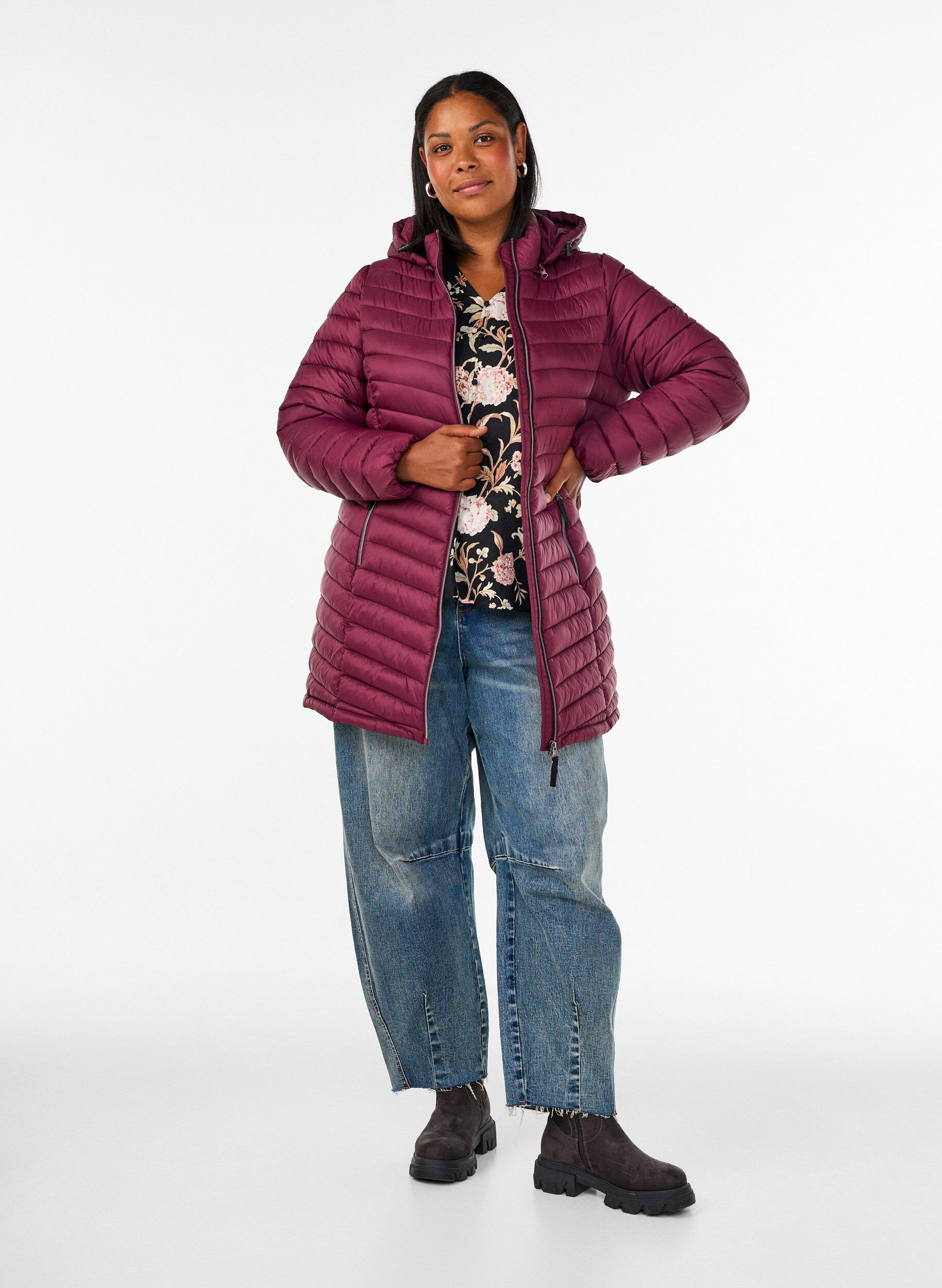 ZizziLeichte Jacke mit Taschen und abnehmbarer Kapuze, Rot, Model image number 1