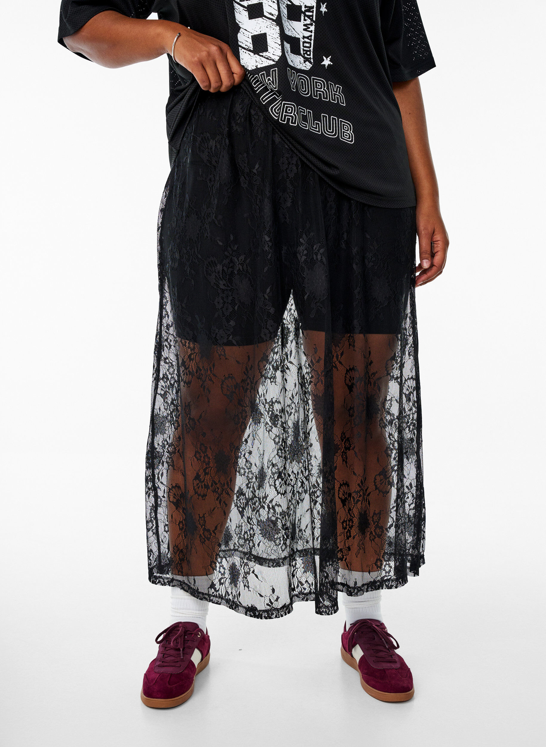 Zizzi Langer Rock aus transparenter Spitze, Black, Model image number 2