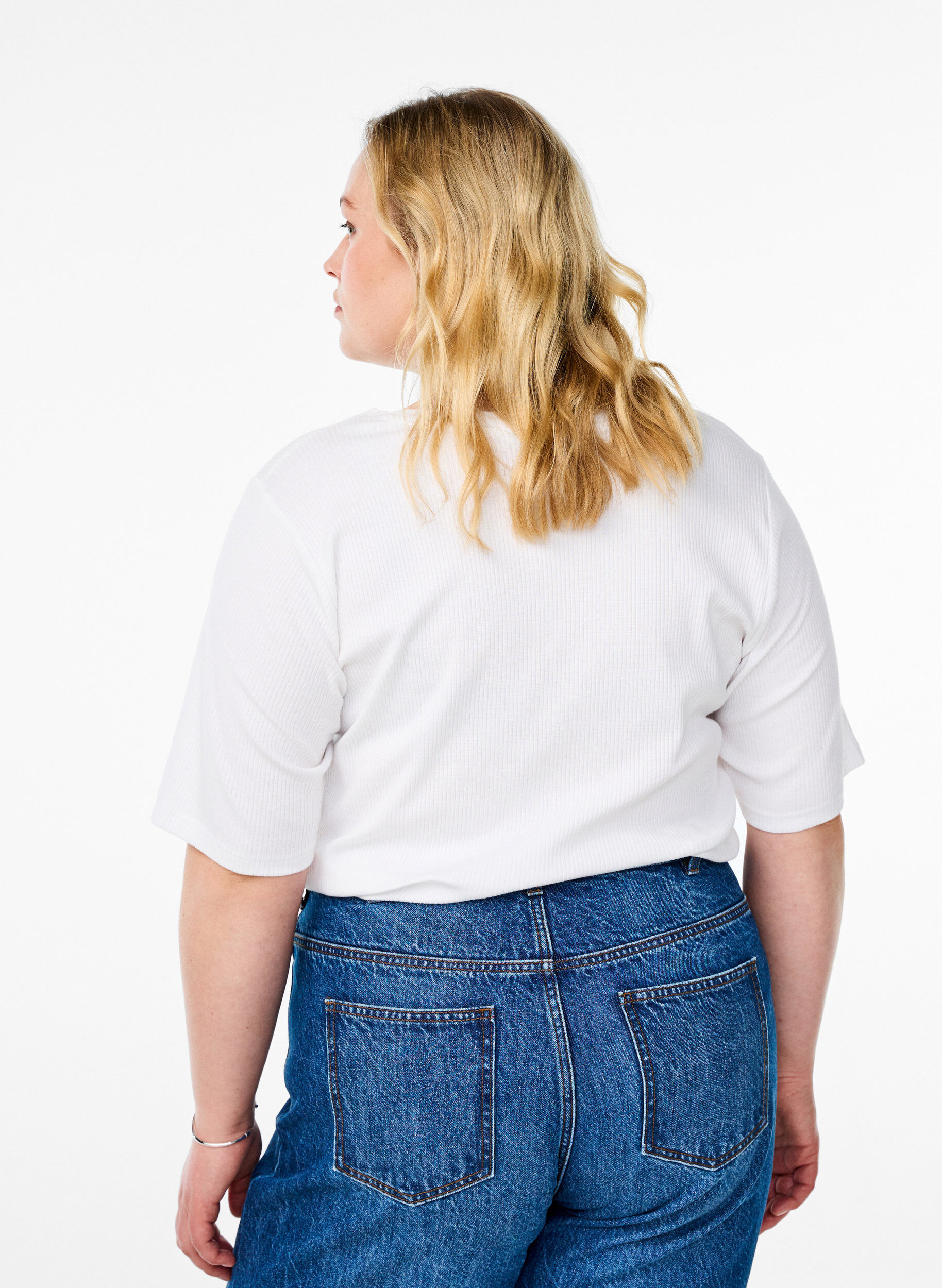 Zizzi Bluse aus geripptem Jersey mit kurzen &Auml;rmeln, Wei&szlig;, Model image number 2