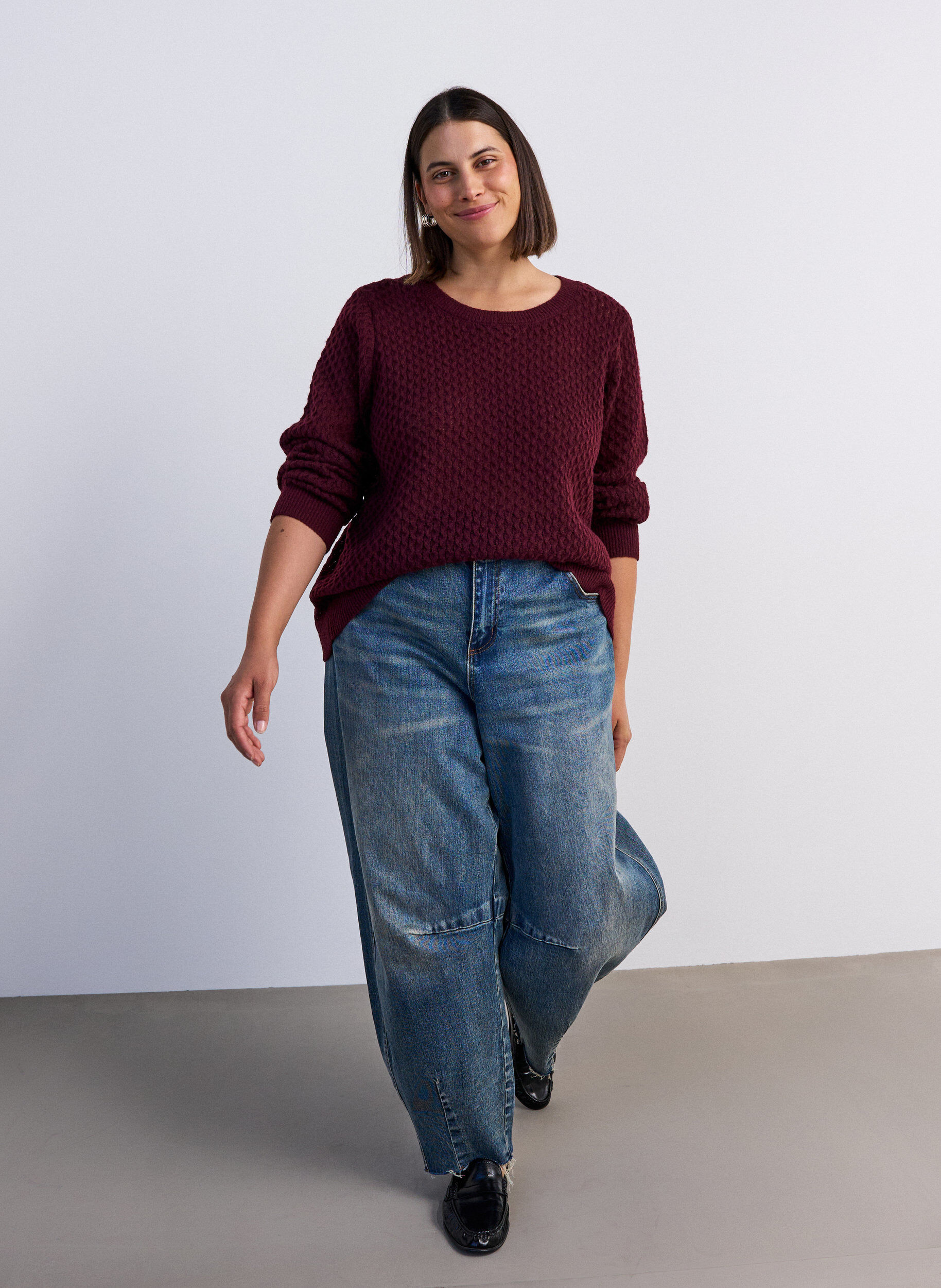 ZizziStrickbluse mit strukturiertem Lochmuster, Rot, Model image number 1