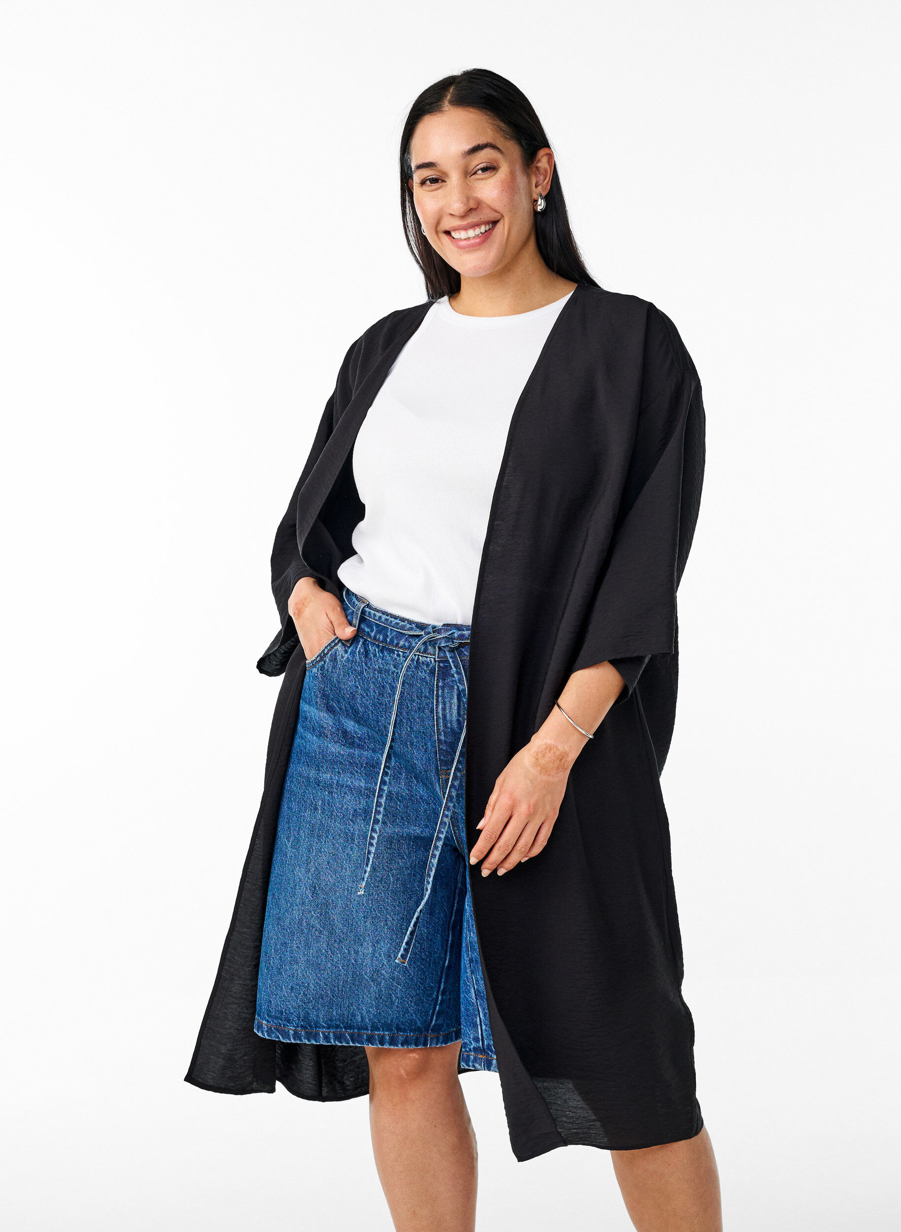 Zizzi Viskose-Kimono mit 3/4-&Auml;rmeln, Schwarz, Model image number 0