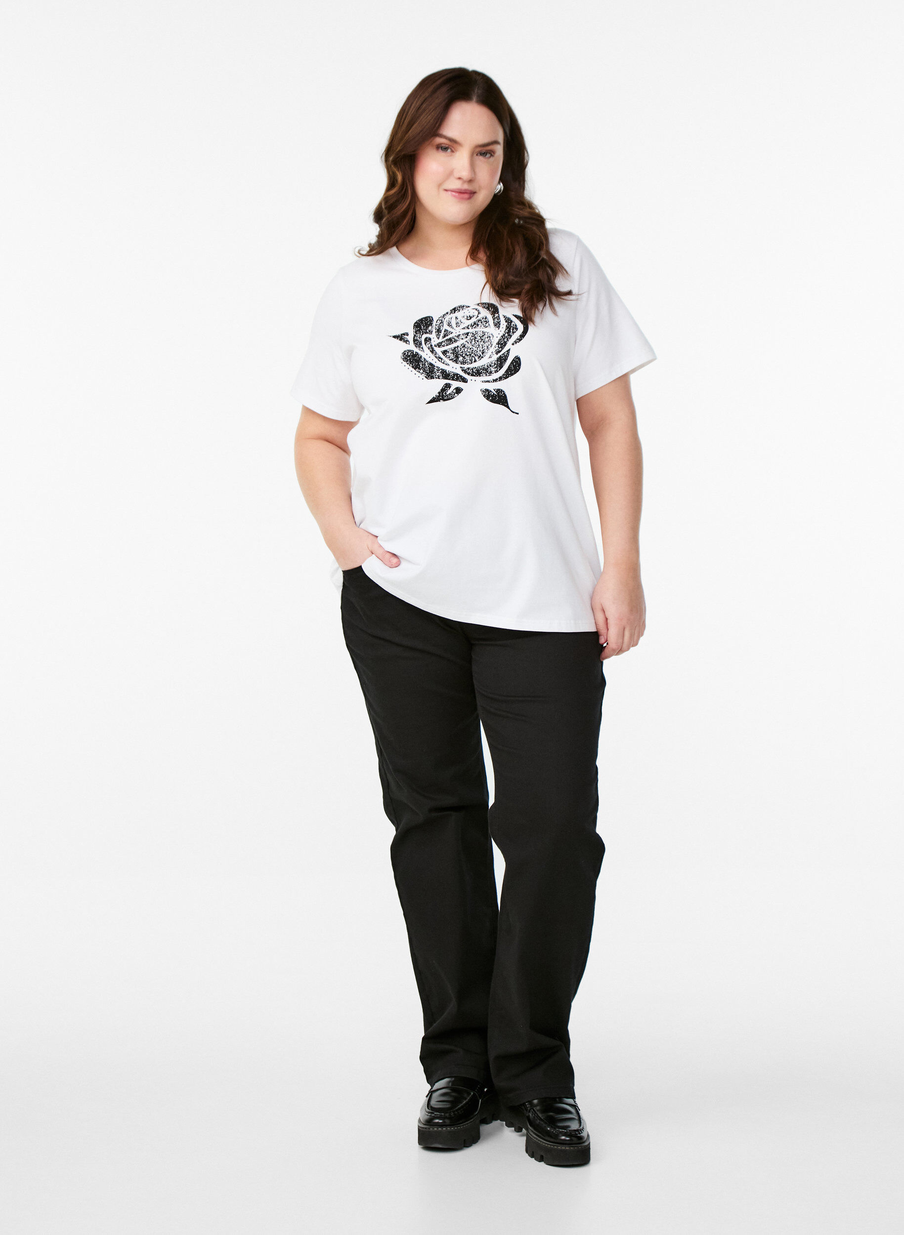 Zizzi T-Shirt aus Bio-Baumwolle mit floralem Print, B. White w. Rose, Model image number 2