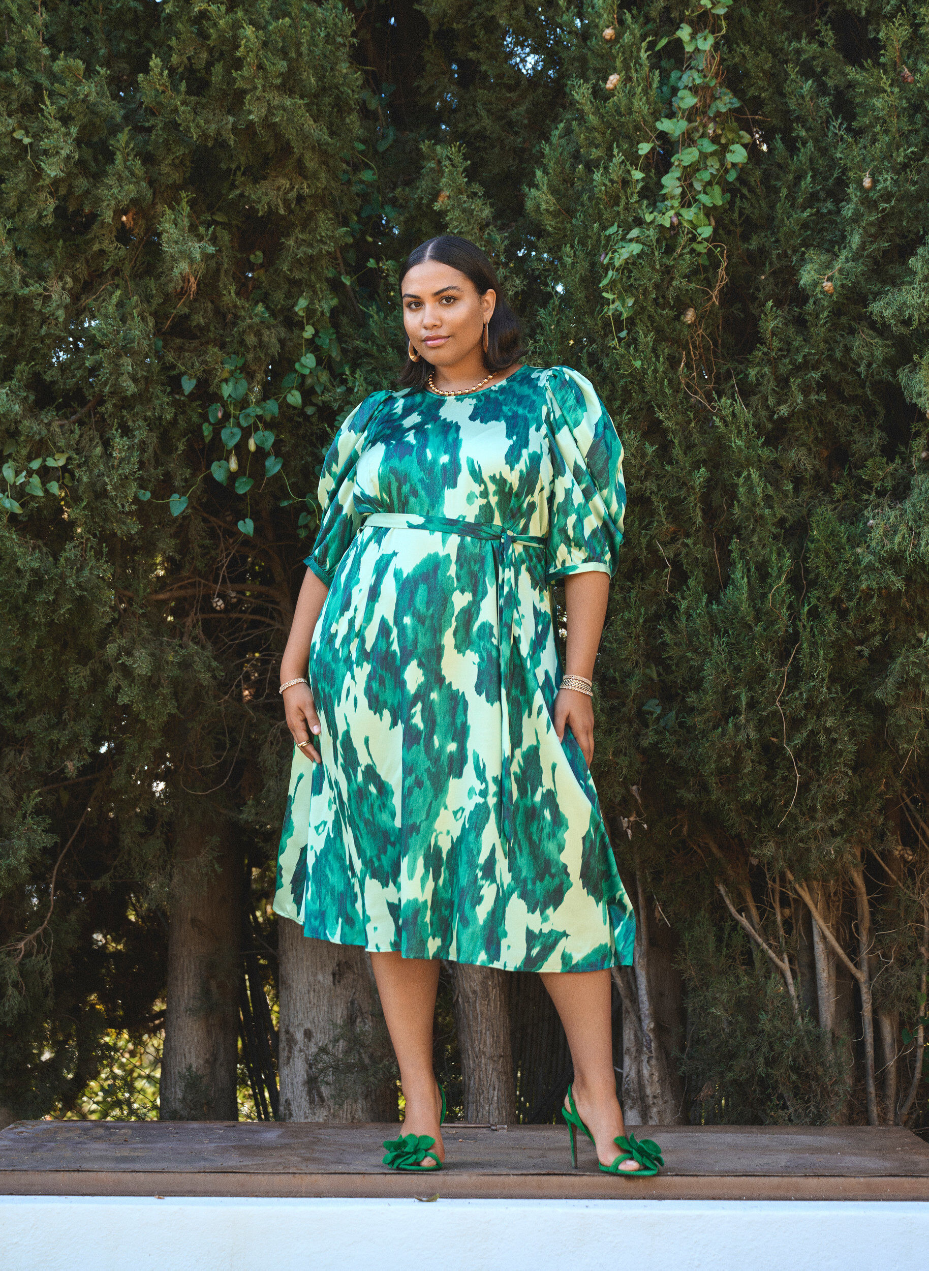 Zizzi Partykleid mit kurzen &Auml;rmeln und Bindeg&uuml;rtel, Gr&uuml;n, Image image number 0