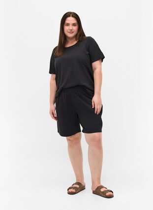 Lockere Shorts mit Taschen, Black, Model image number 3