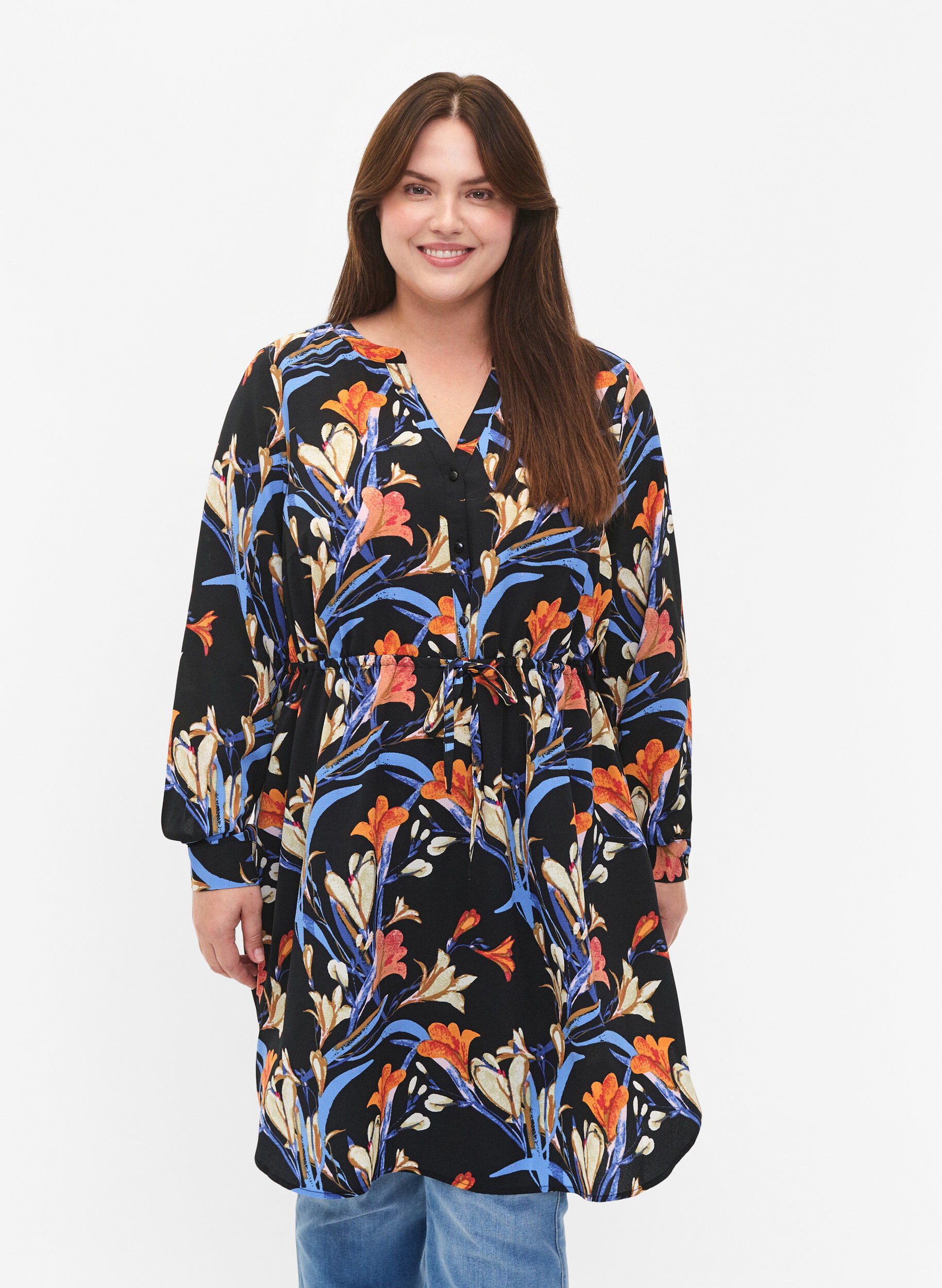 Zizzi Bedrucktes Kleid mit Kordelzug in der Taille, Black Flower AOP, Model image number 0