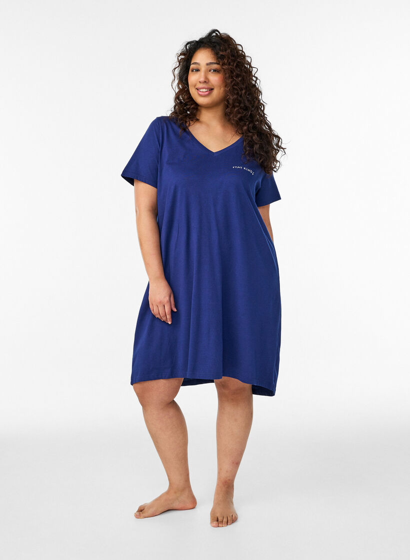 Organische Baumwoll-Nachthemd mit V-Ausschnitt, Blau, Model image number 1