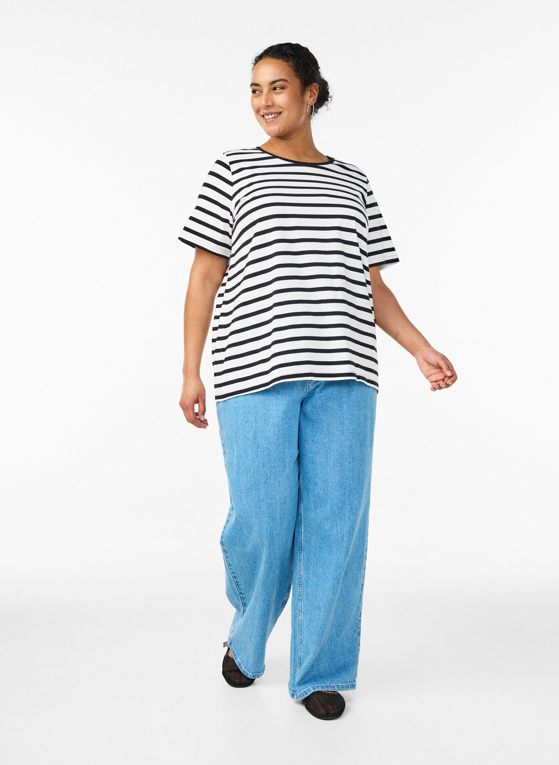 Zizzi Gestreiftes T-Shirt aus Bio-Baumwolle, Wei&szlig;, Model image number 1