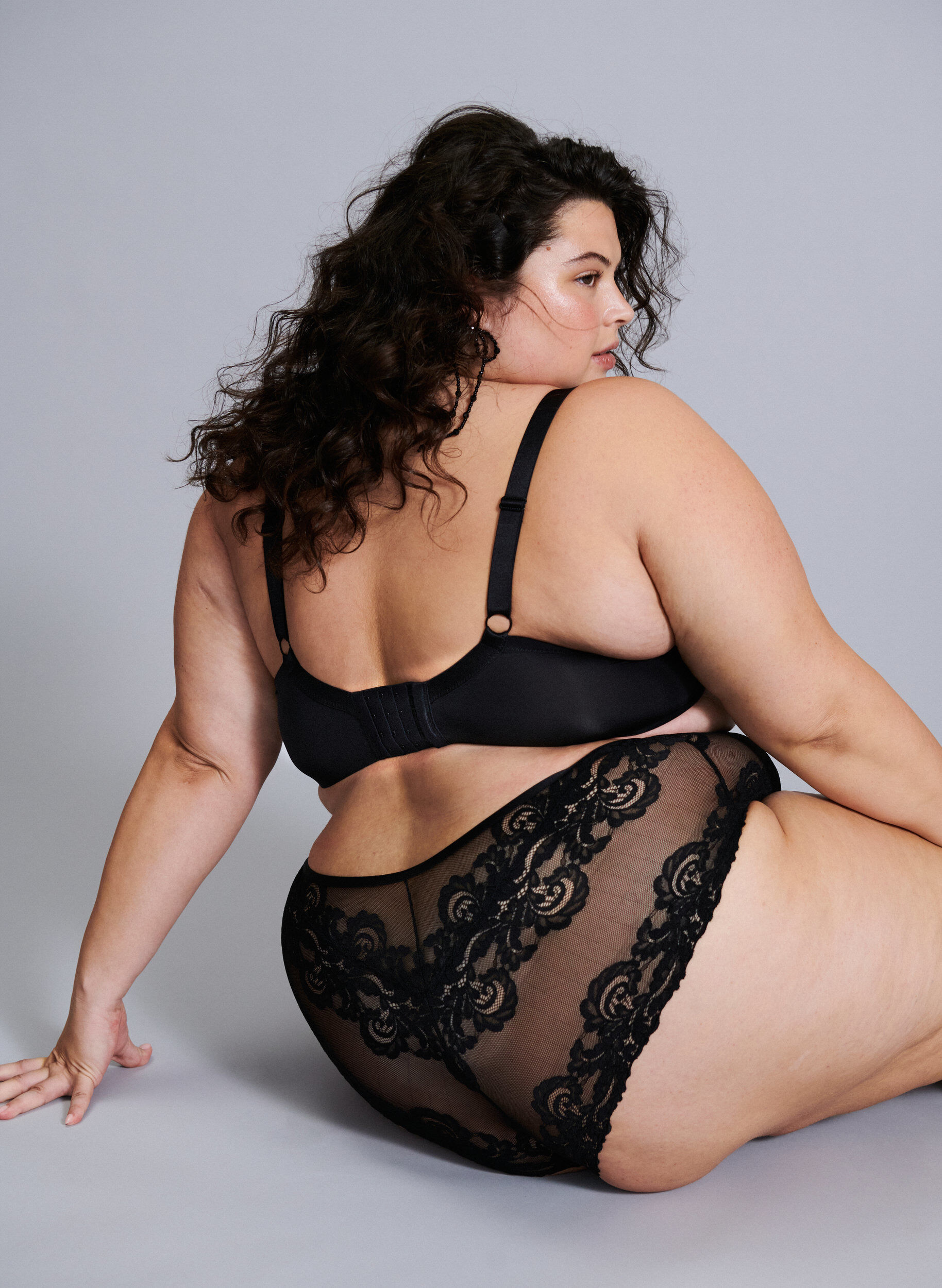 ZizziHipster-Slip aus Spitze mit Crossover-Detail, Schwarz, Image image number 0