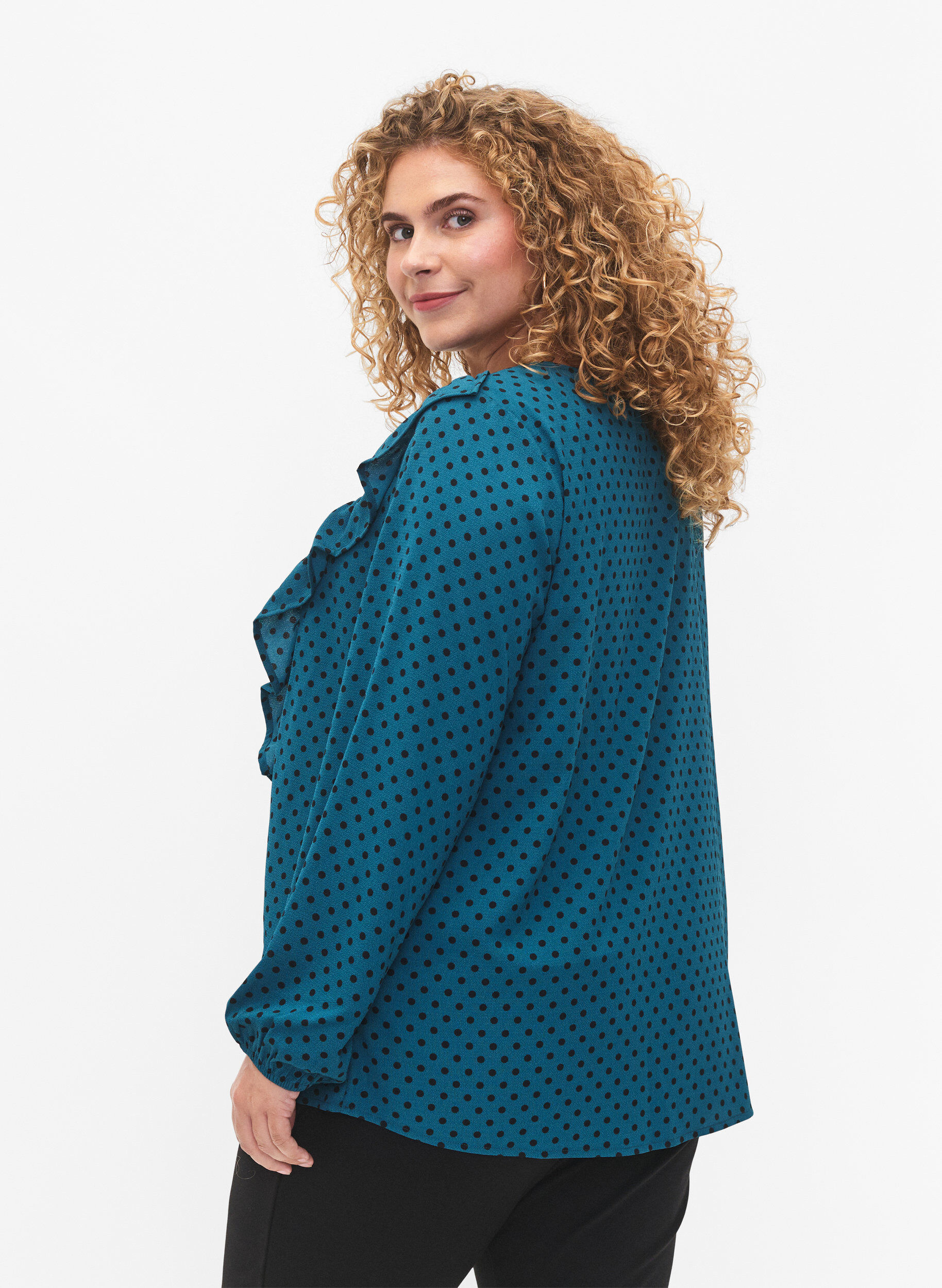 Zizzi Lang&auml;rmelige Bluse mit R&uuml;schen, Shaded Spruce Dot, Model image number 1